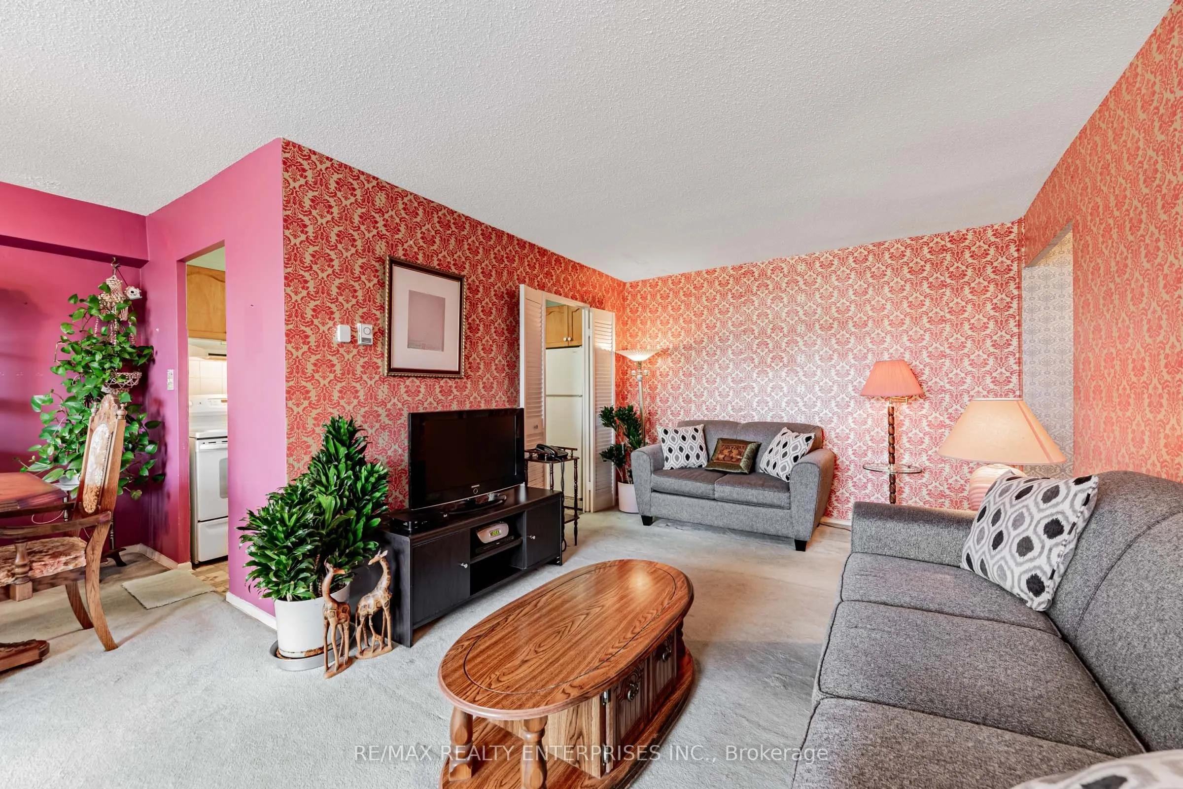 1 Massey Square, #308