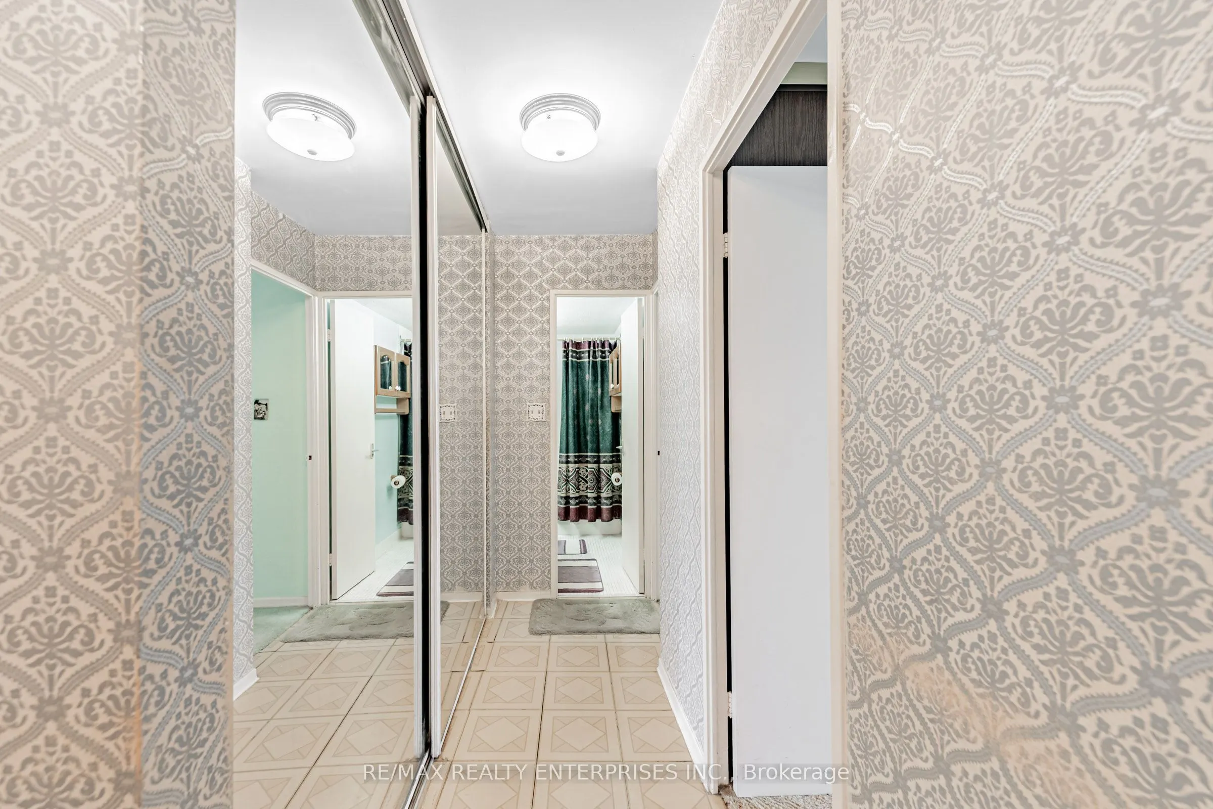 1 Massey Square, #308