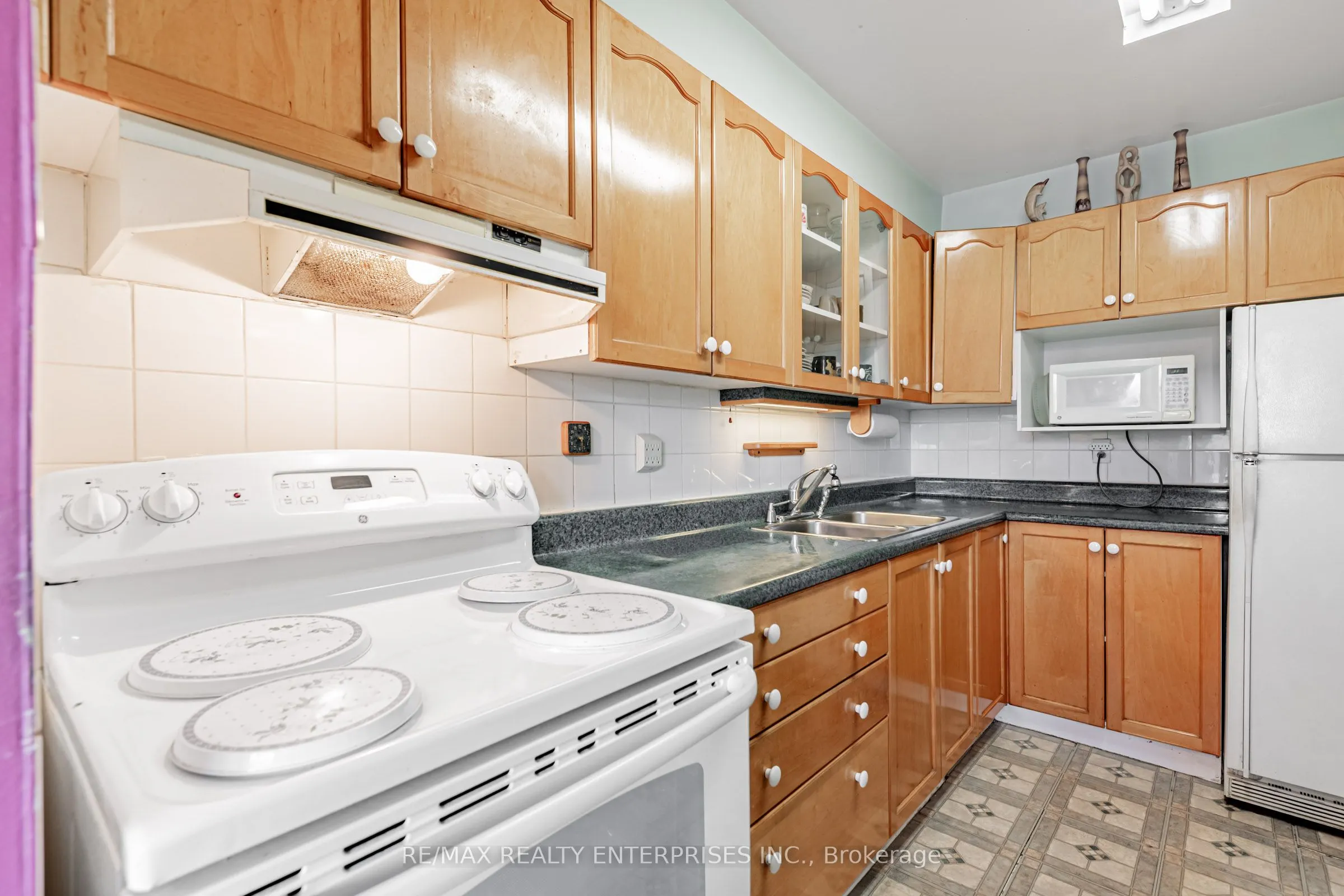 1 Massey Square, #308