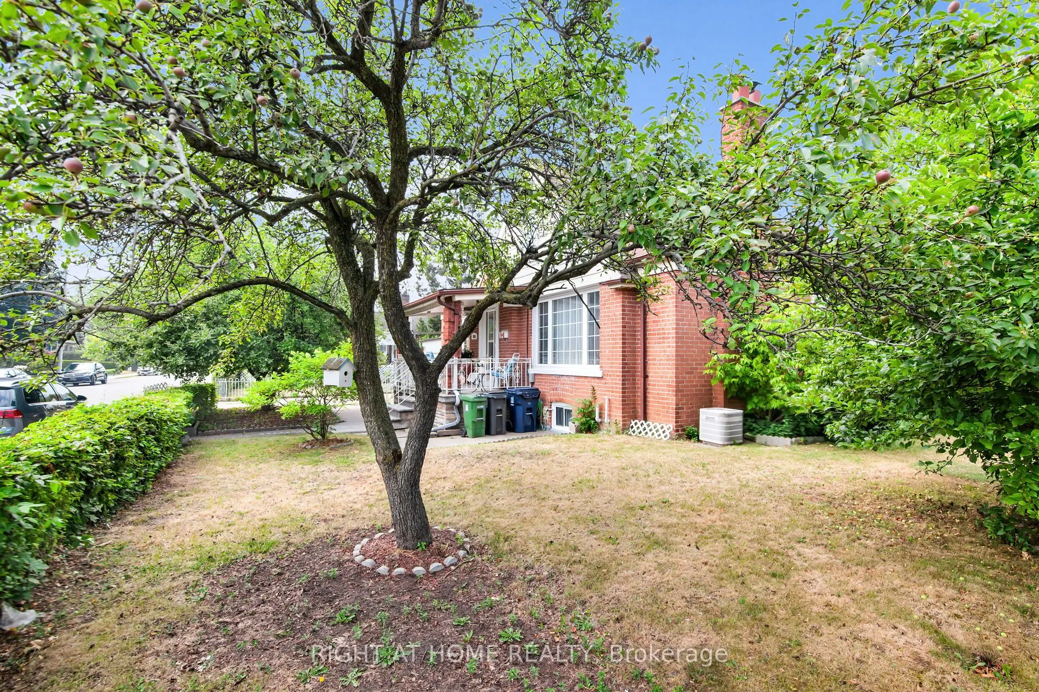 344 Linsmore Crescent