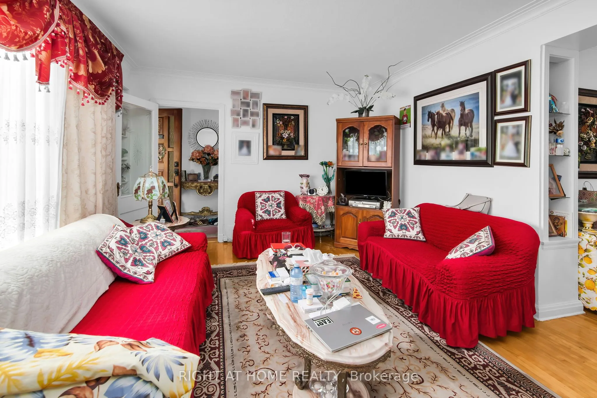 344 Linsmore Crescent
