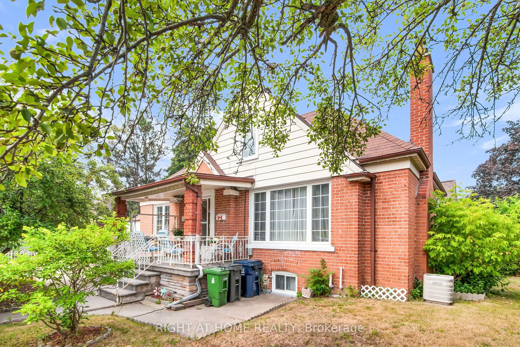 344 Linsmore Crescent