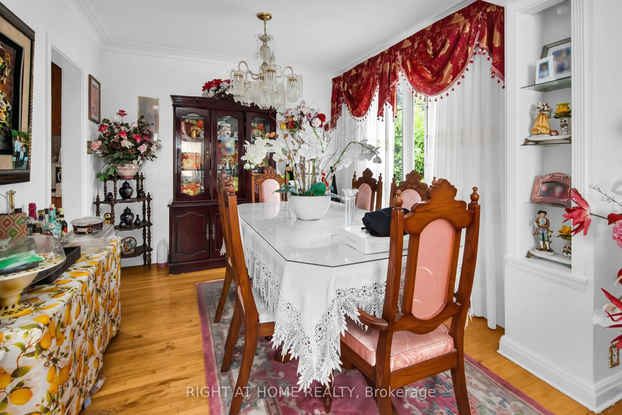 344 Linsmore Crescent