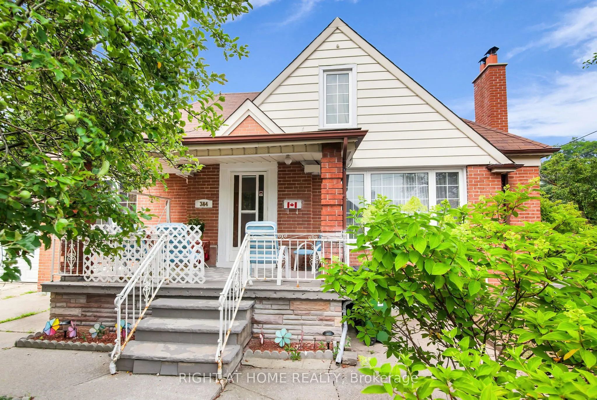344 Linsmore Crescent