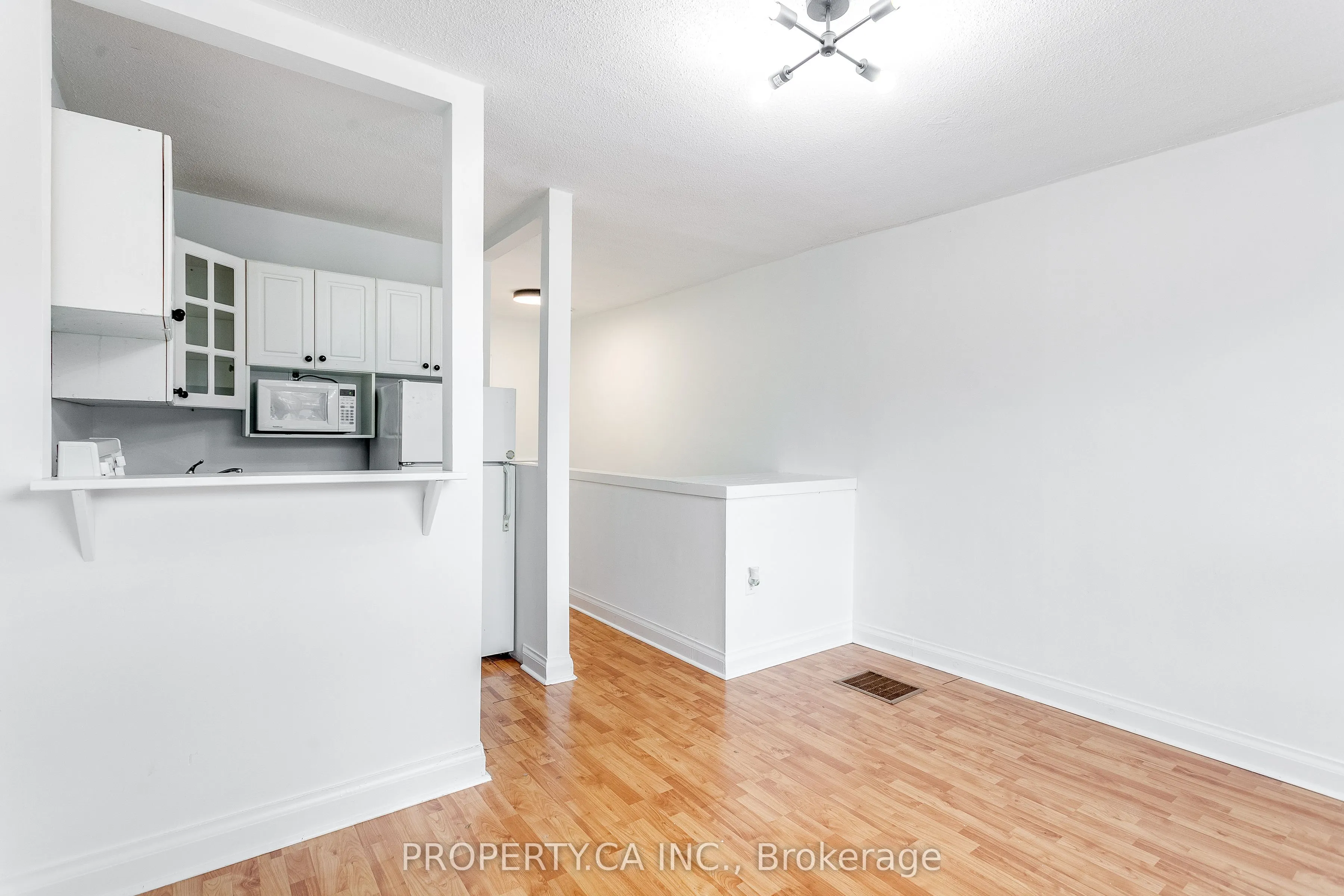 1011 Kingston Road, #2nd Flr