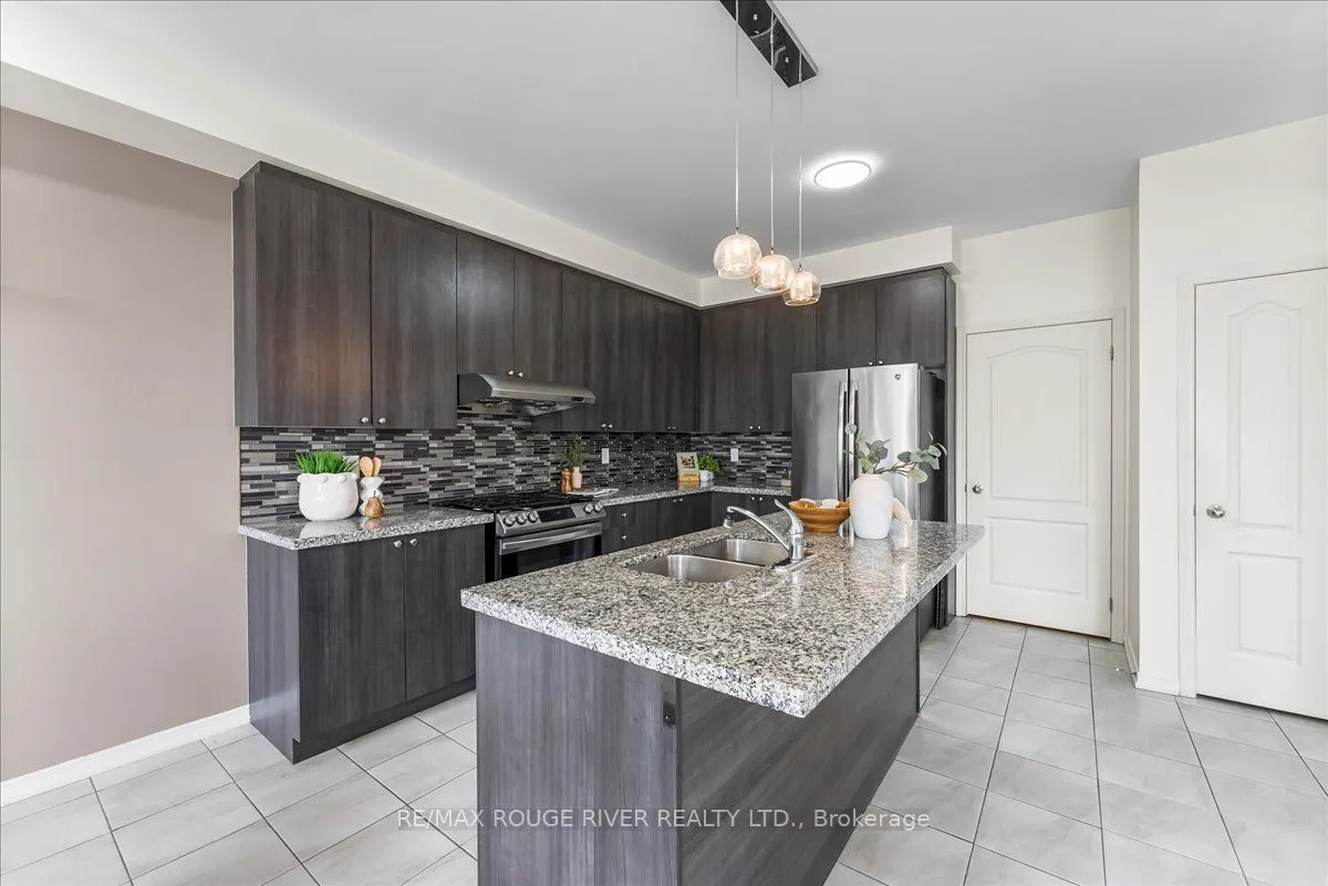 2560 Bandsman Crescent