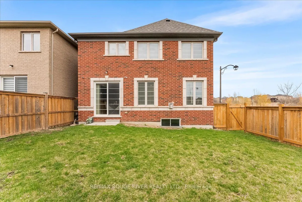 2560 Bandsman Crescent