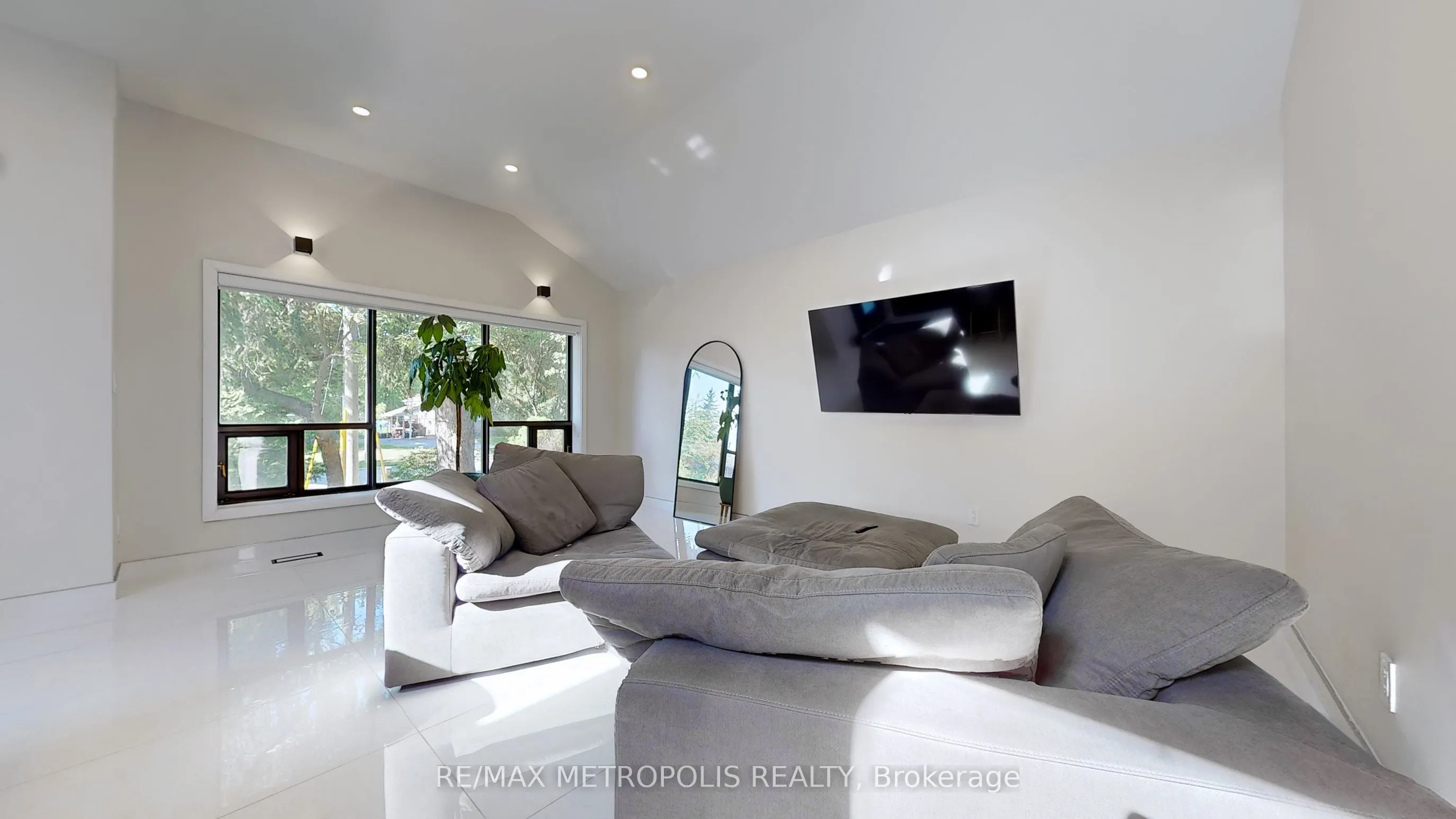 640 Lansdowne Drive