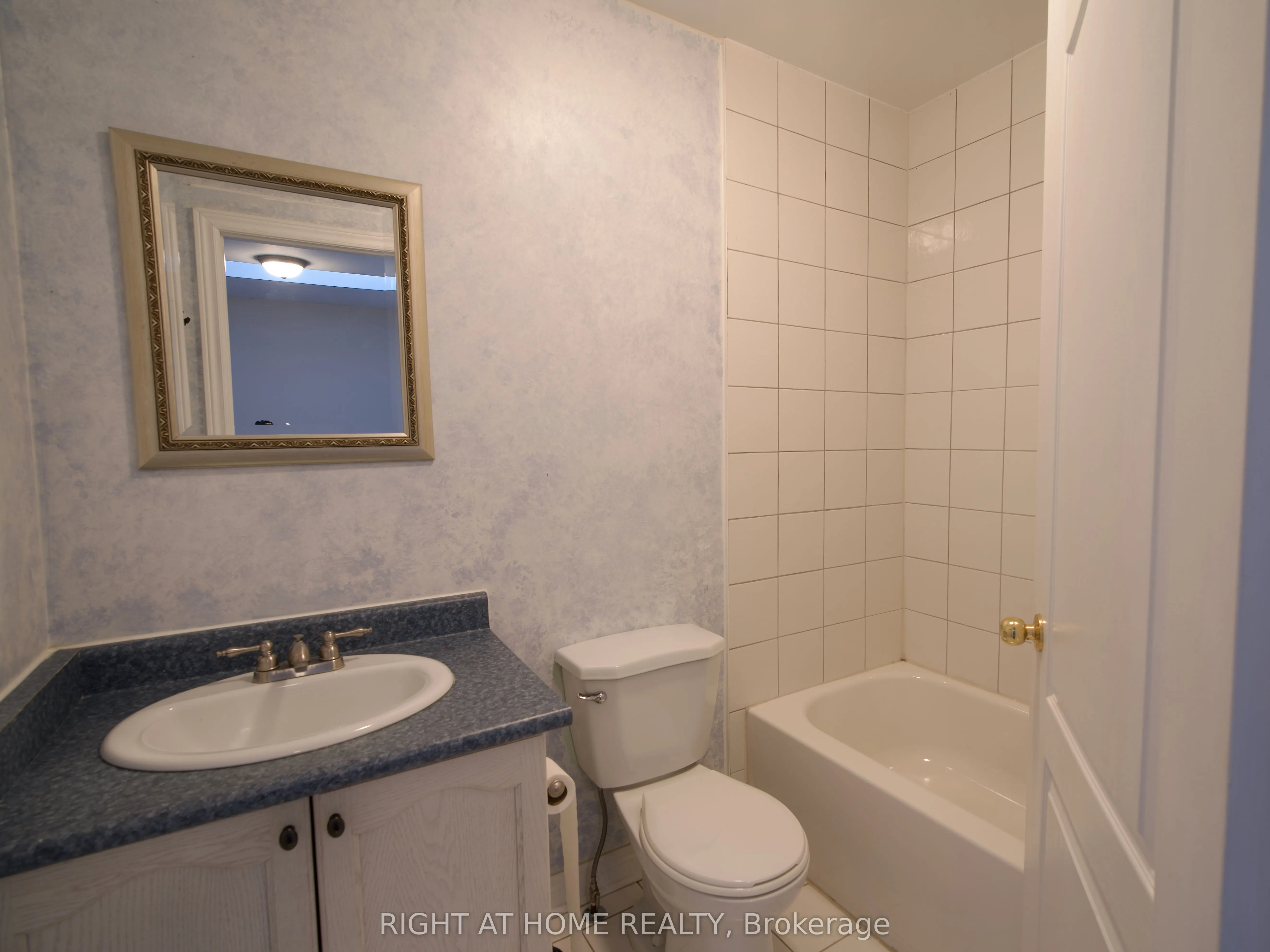 70 Guildwood Parkway, #7