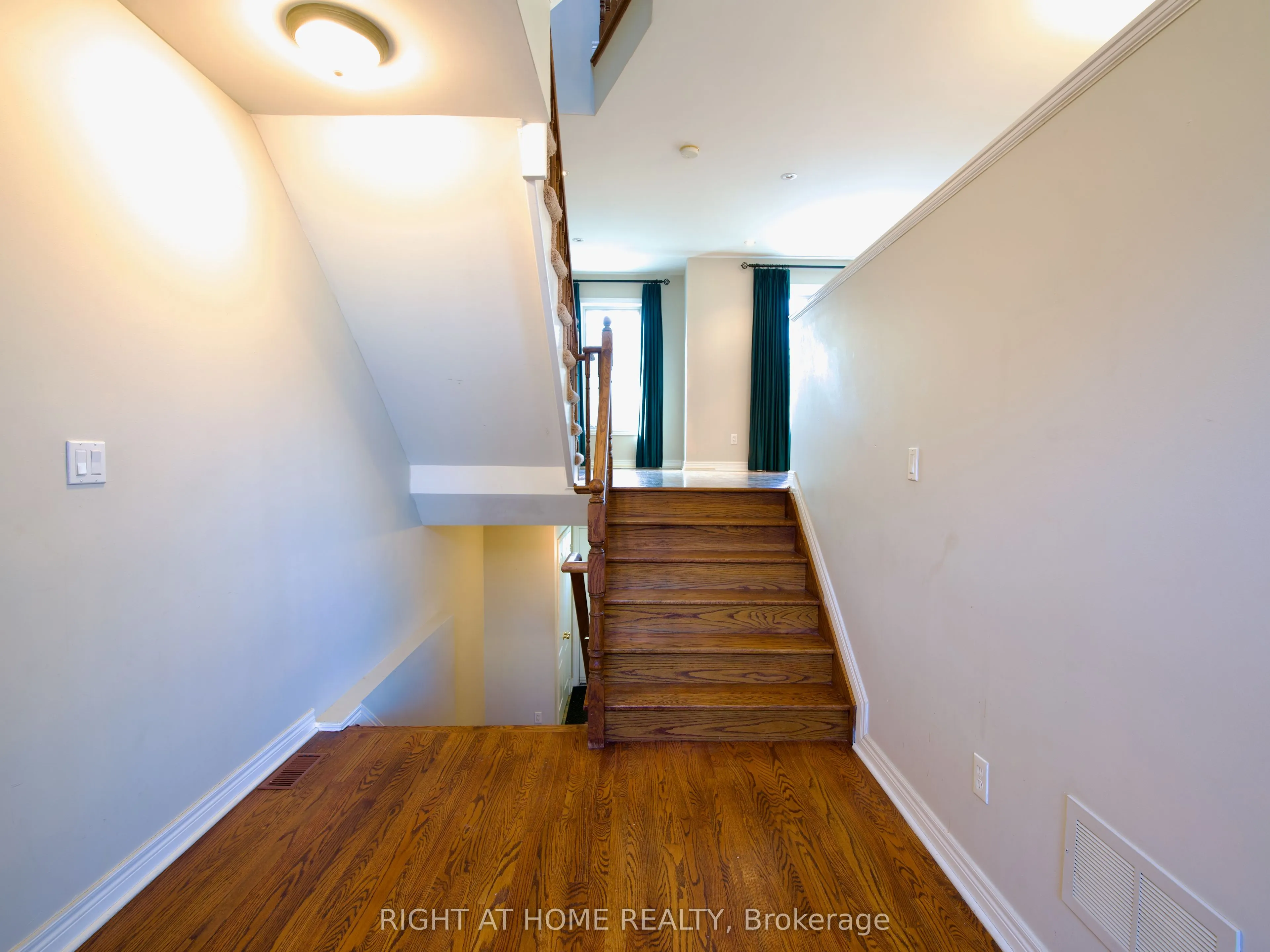70 Guildwood Parkway, #7