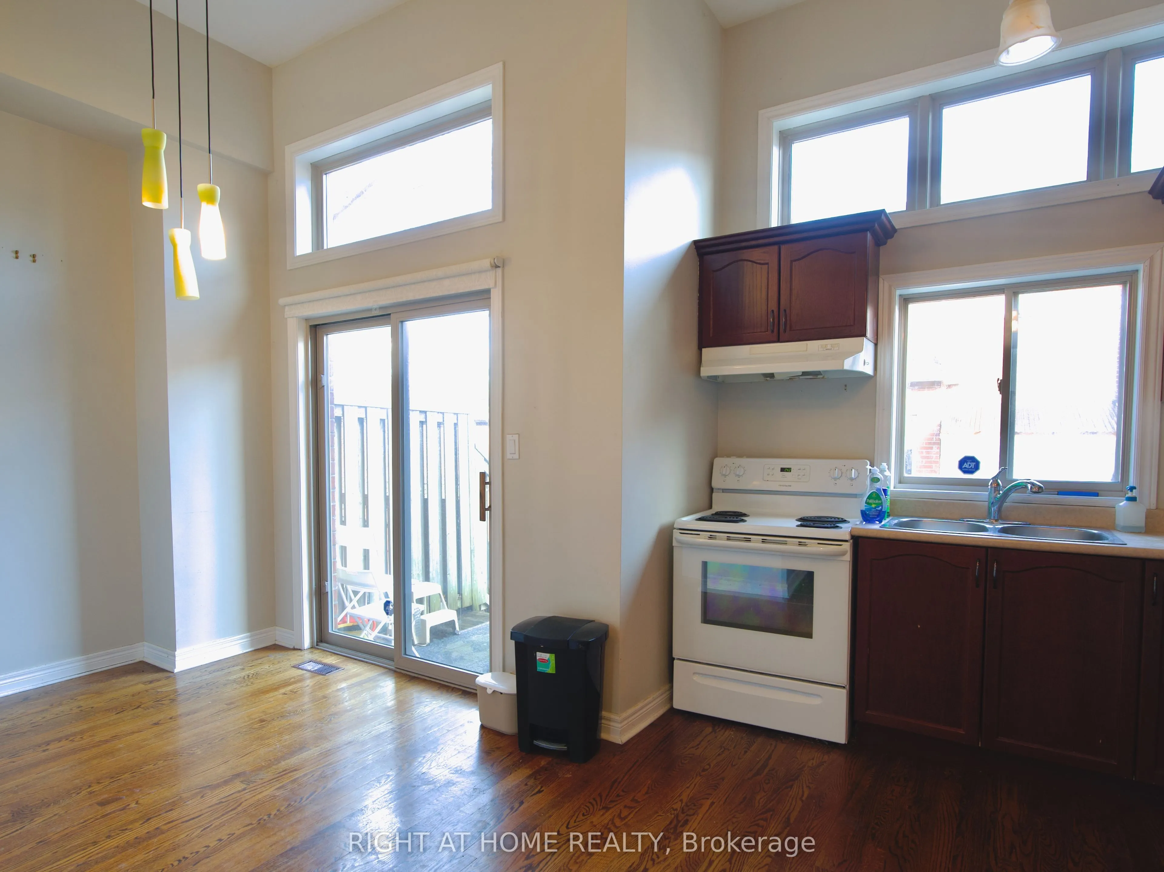 70 Guildwood Parkway, #7