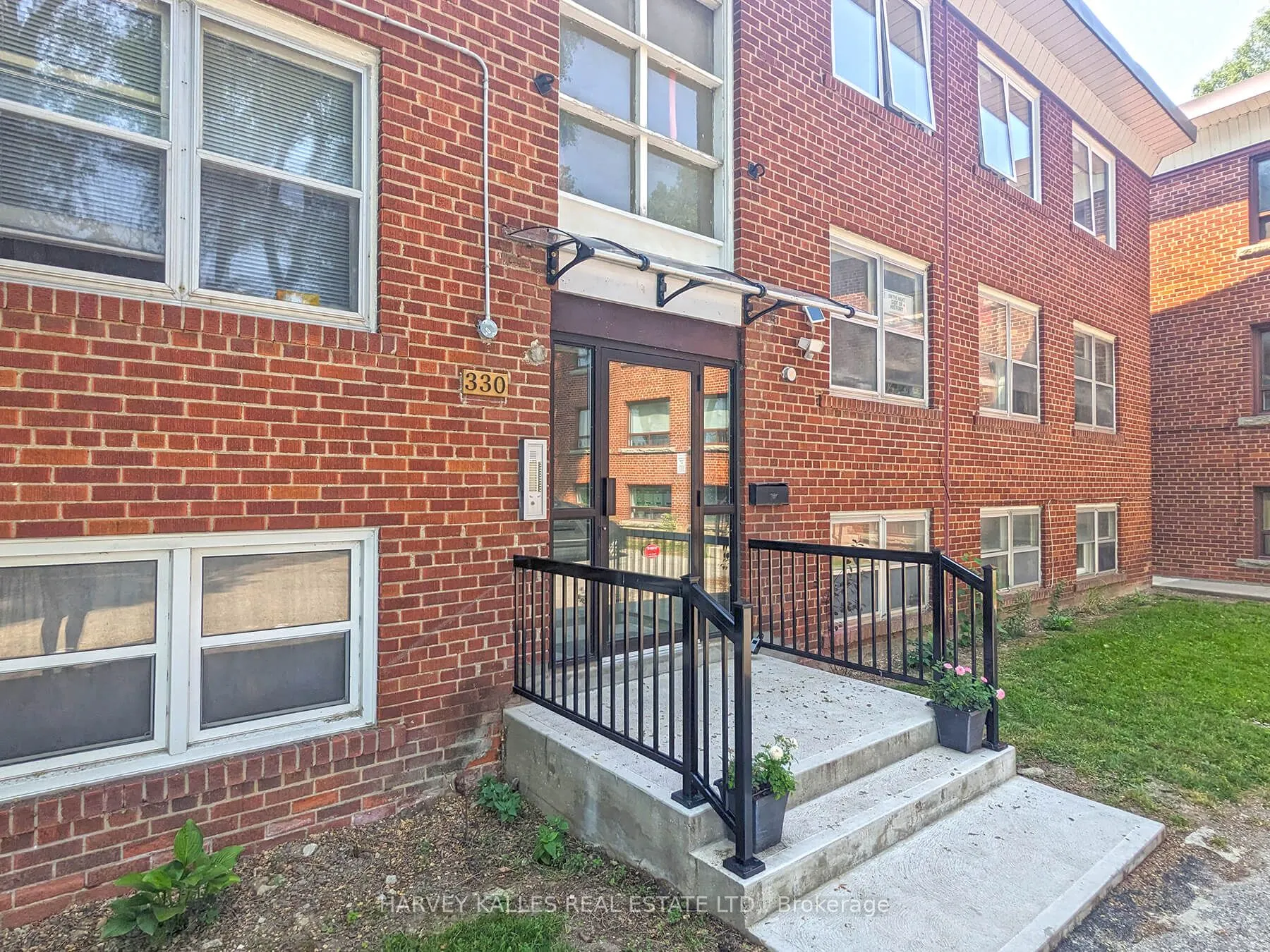 330 Chisholm Avenue, #12