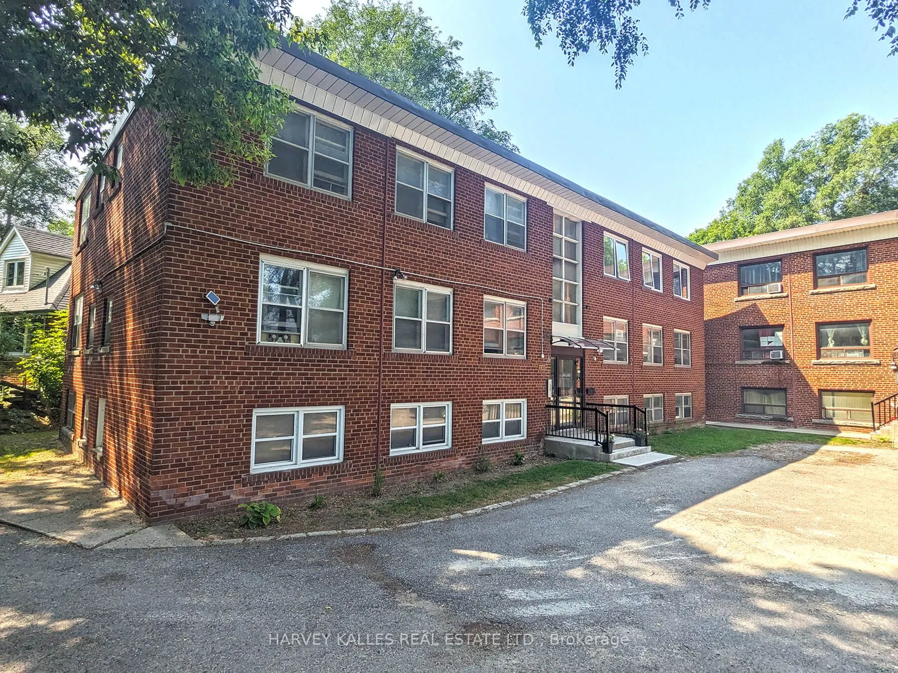 330 Chisholm Avenue, #12
