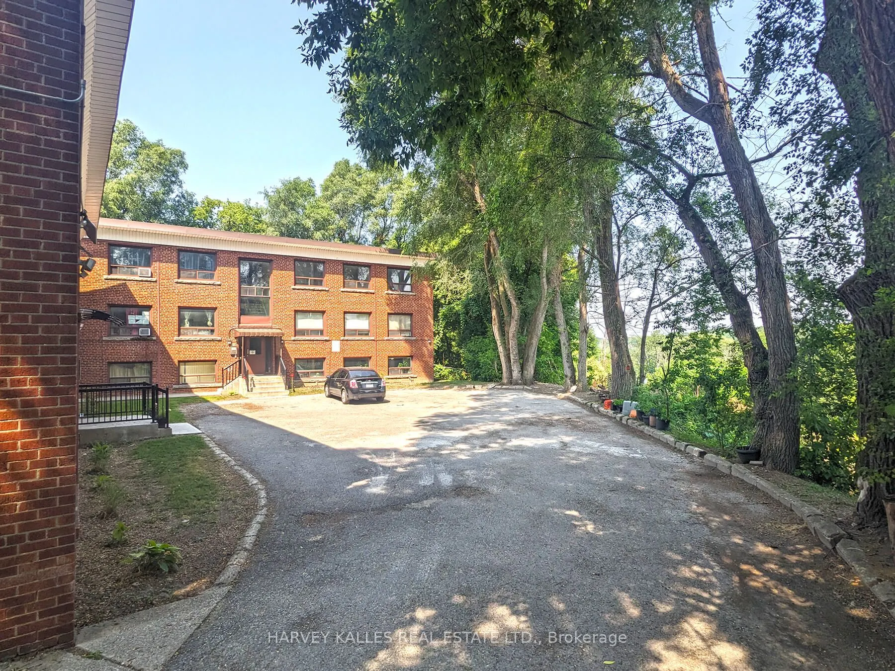 330 Chisholm Avenue, #12