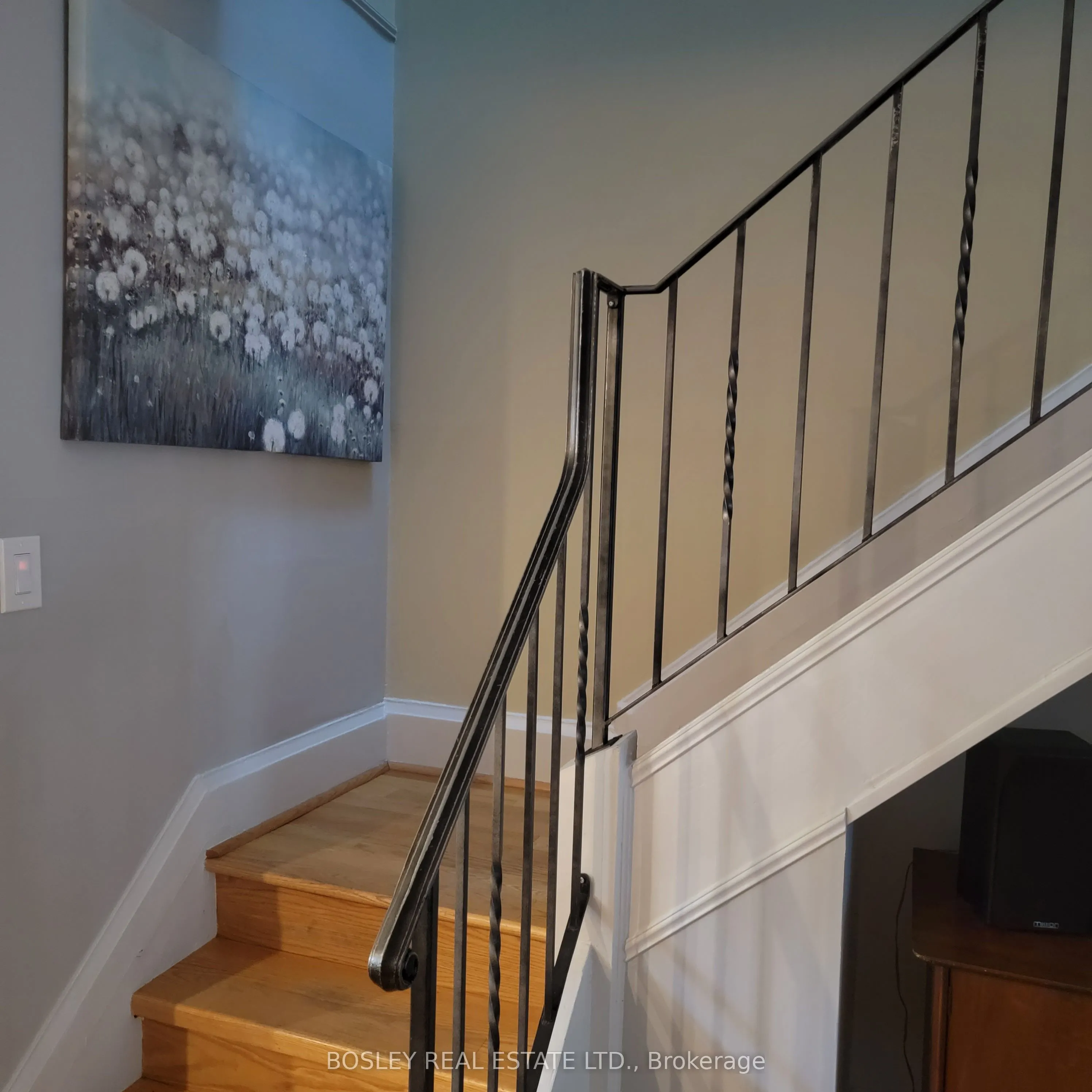 77 Linnsmore Crescent, #Main / 2nd