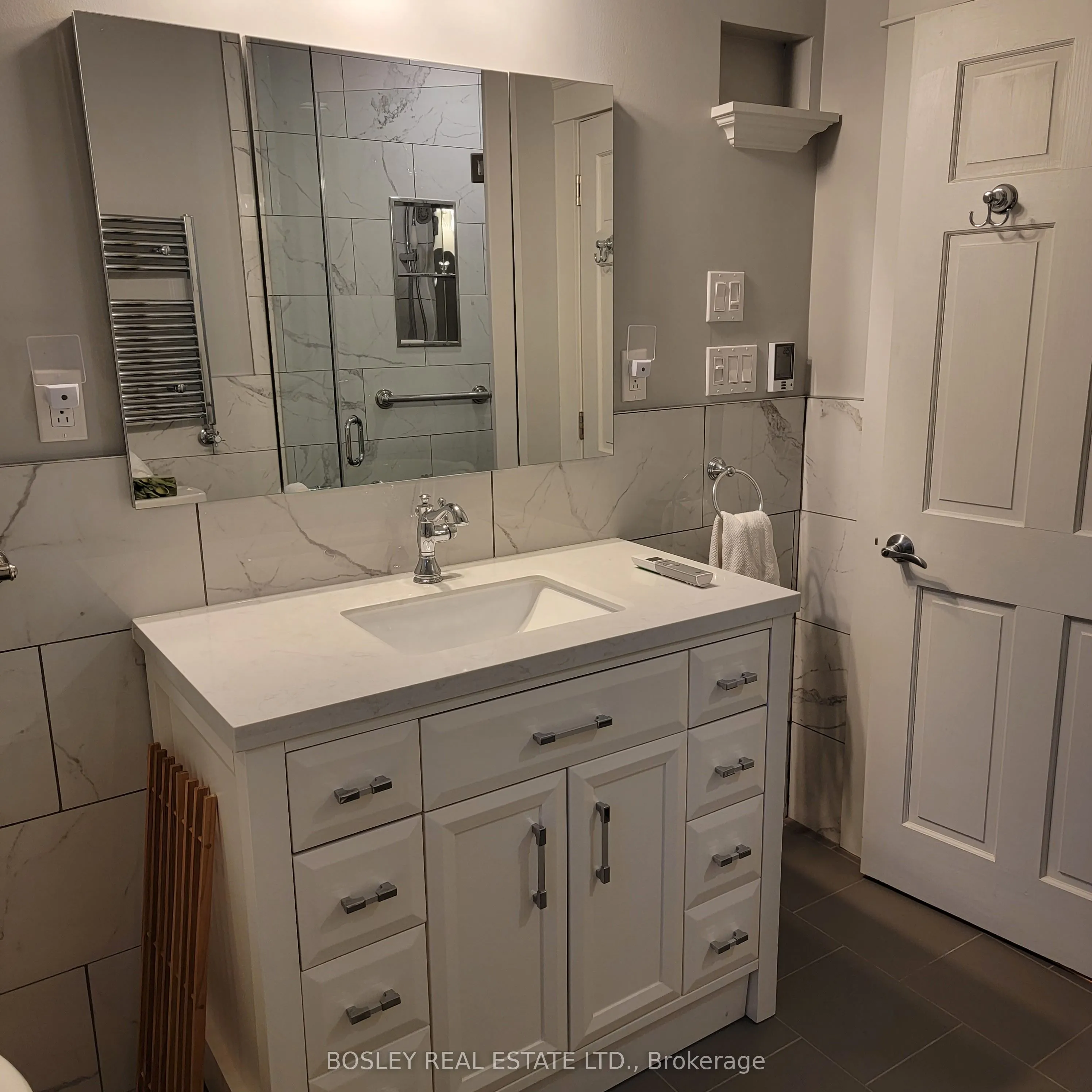 77 Linnsmore Crescent, #Main / 2nd