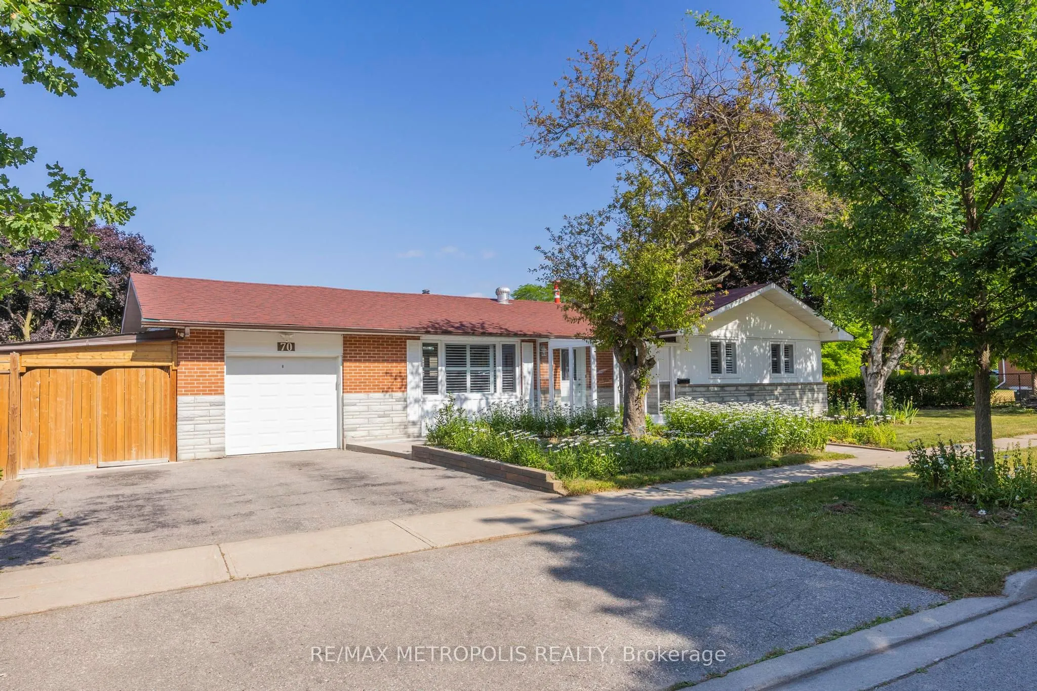 70 Sunderland Crescent