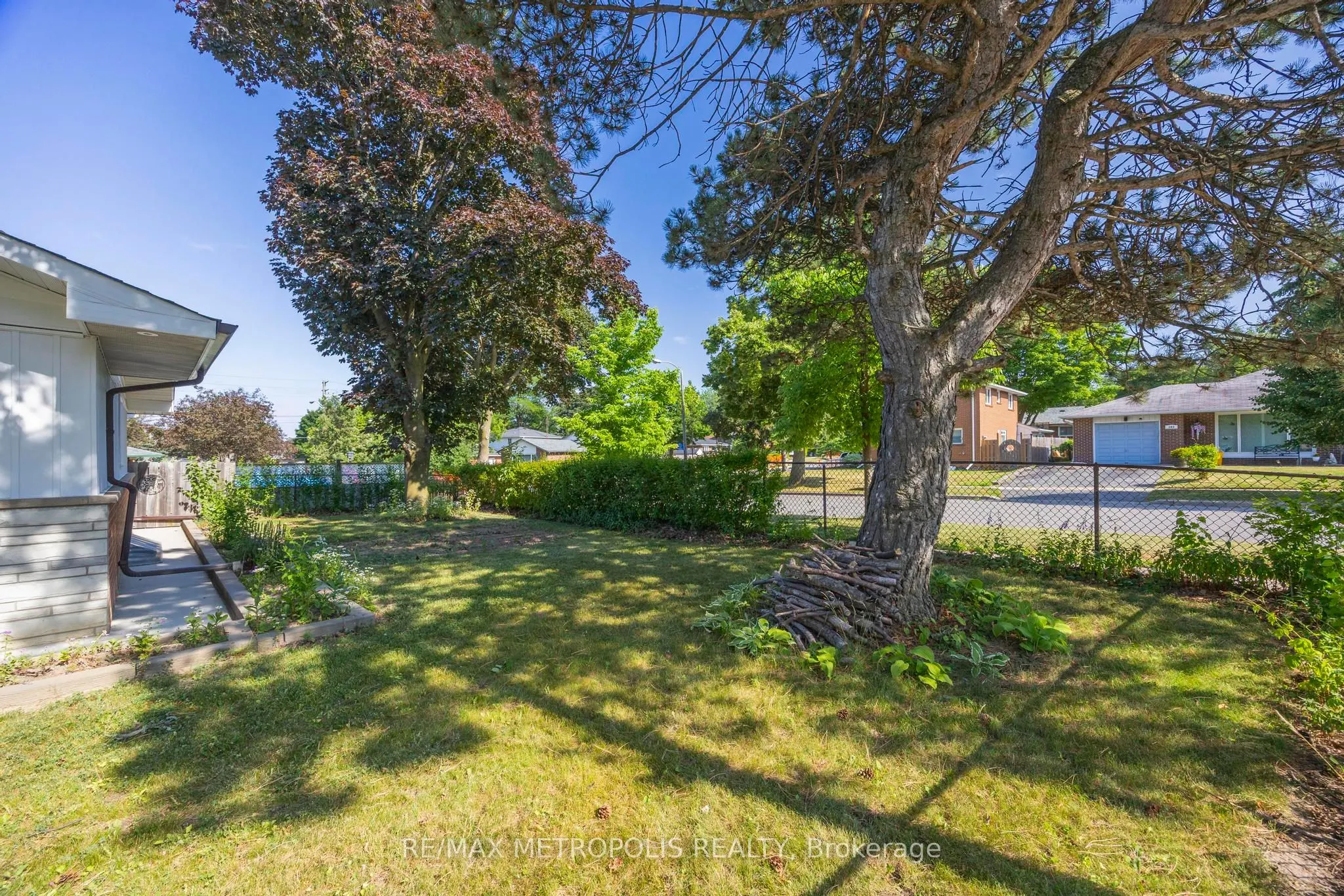 70 Sunderland Crescent