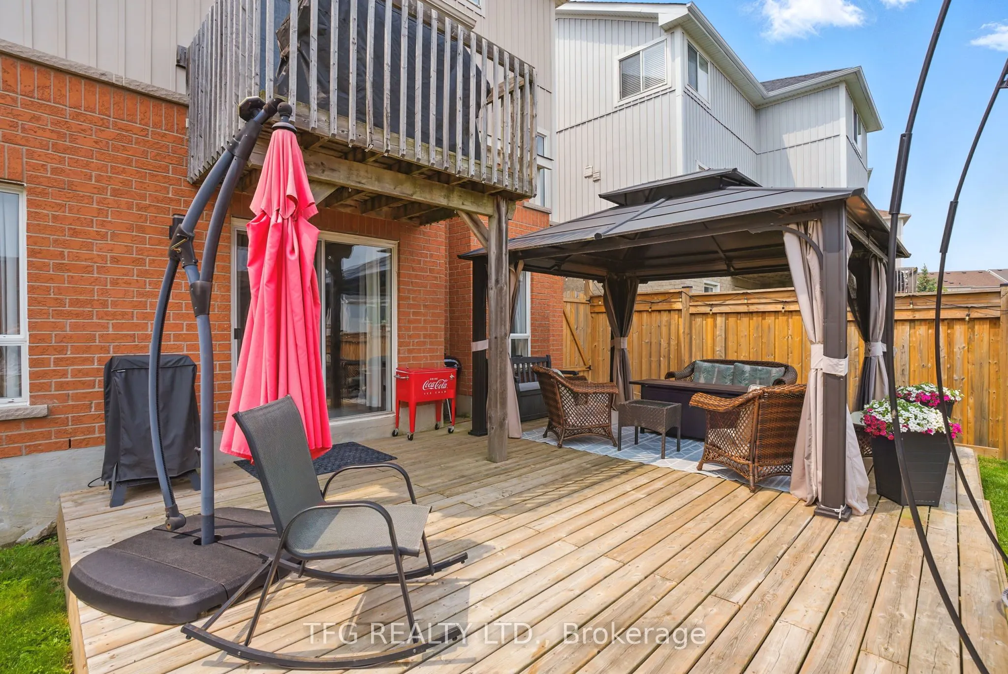 1187 Ashgrove Crescent