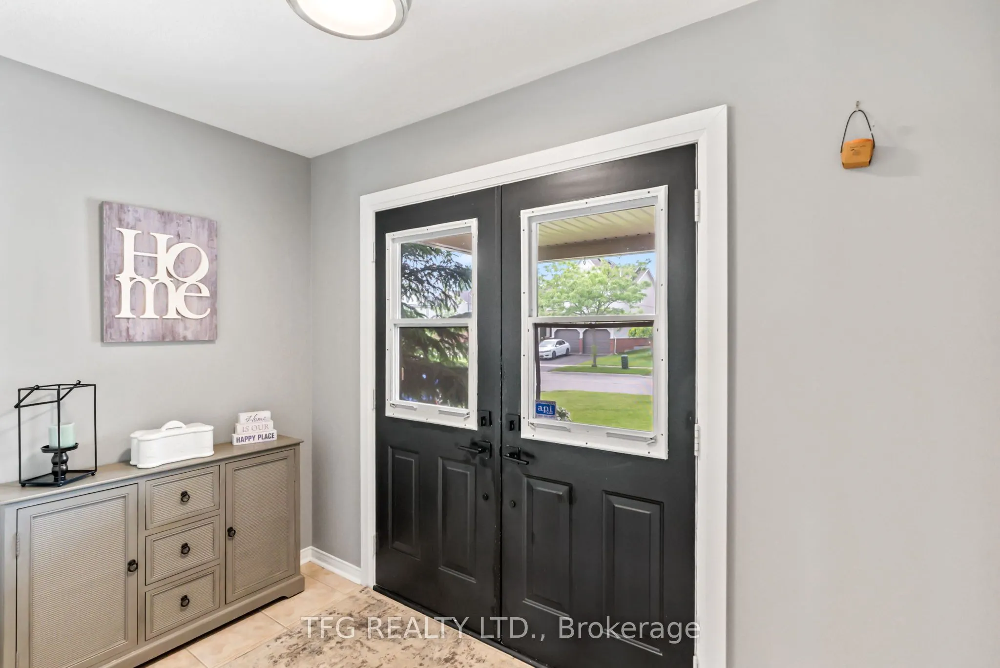 1187 Ashgrove Crescent