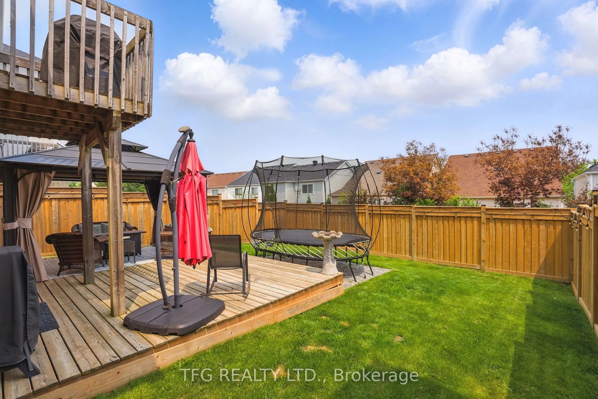 1187 Ashgrove Crescent