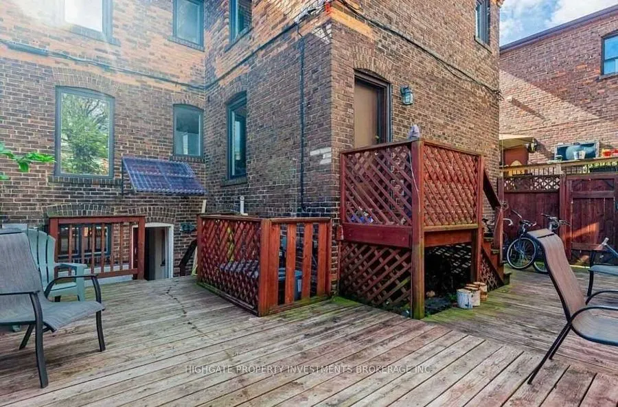 4 Kew Beach Avenue, #Main