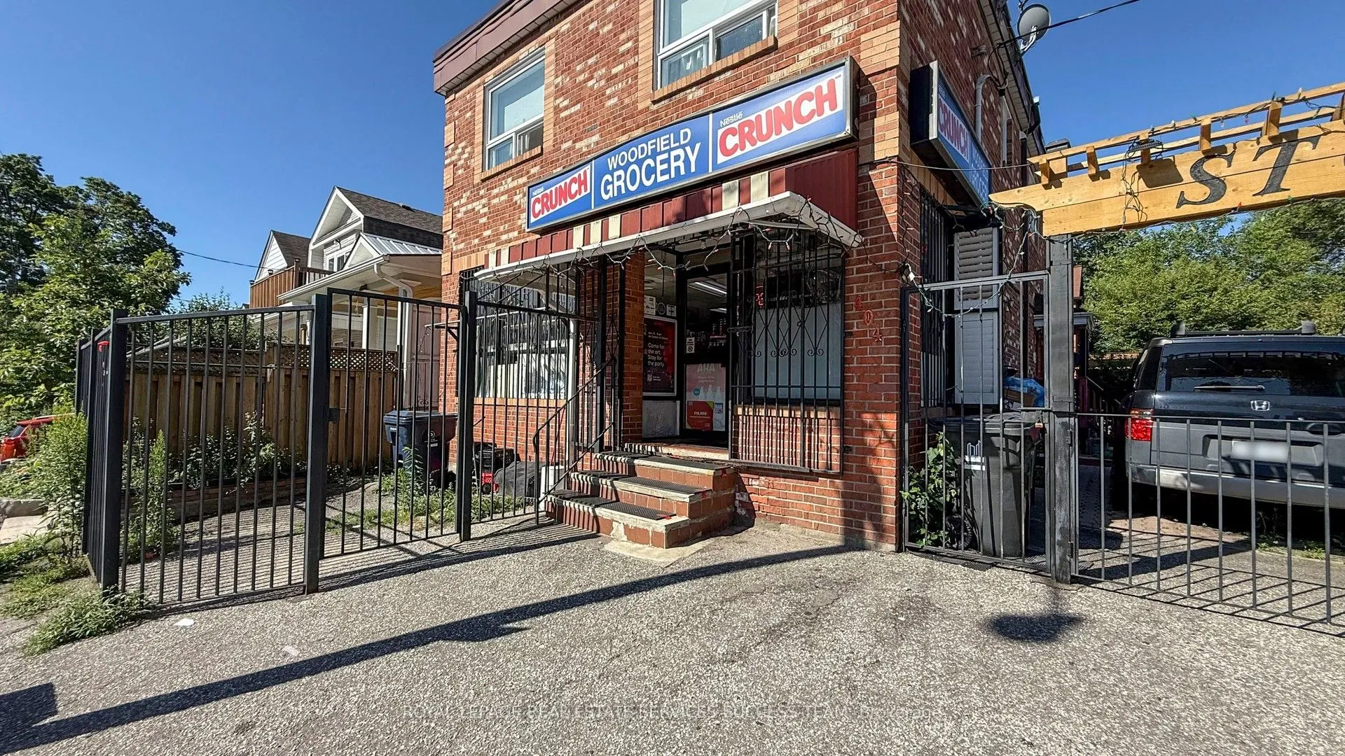 404 Woodfield Road