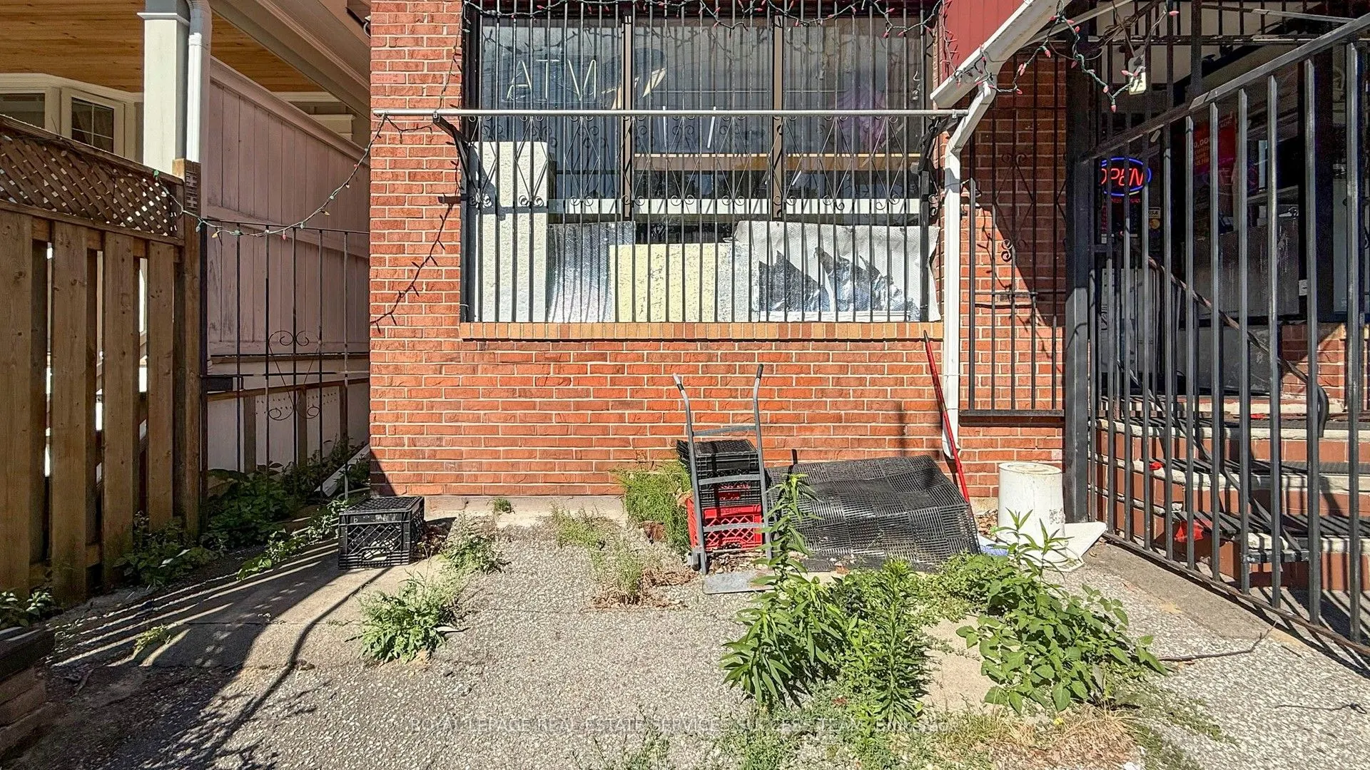 404 Woodfield Road