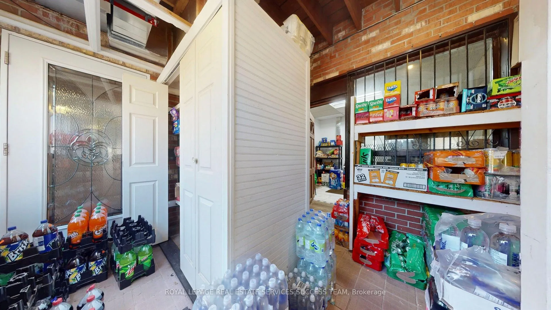 404 Woodfield Road