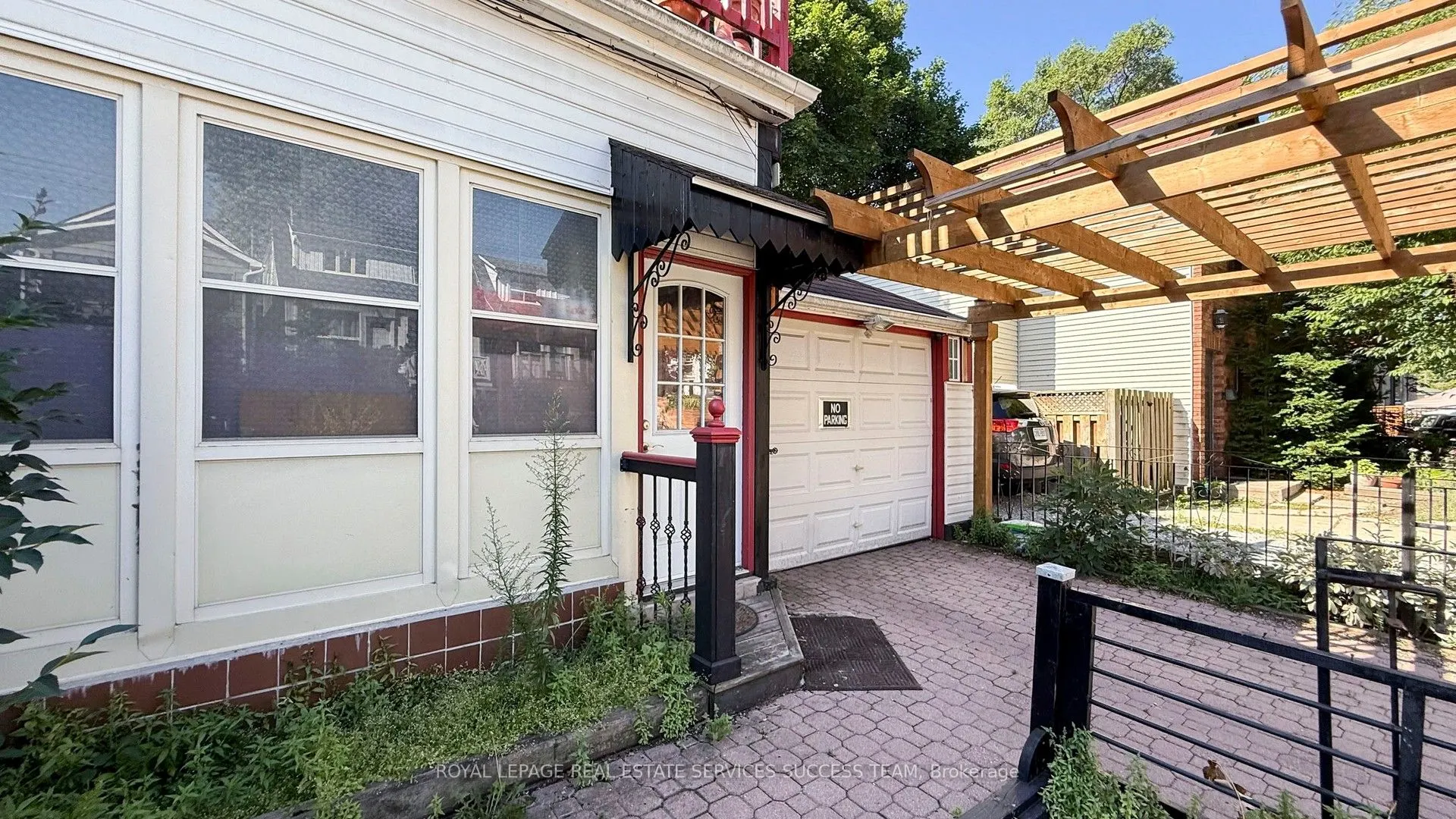 404 Woodfield Road
