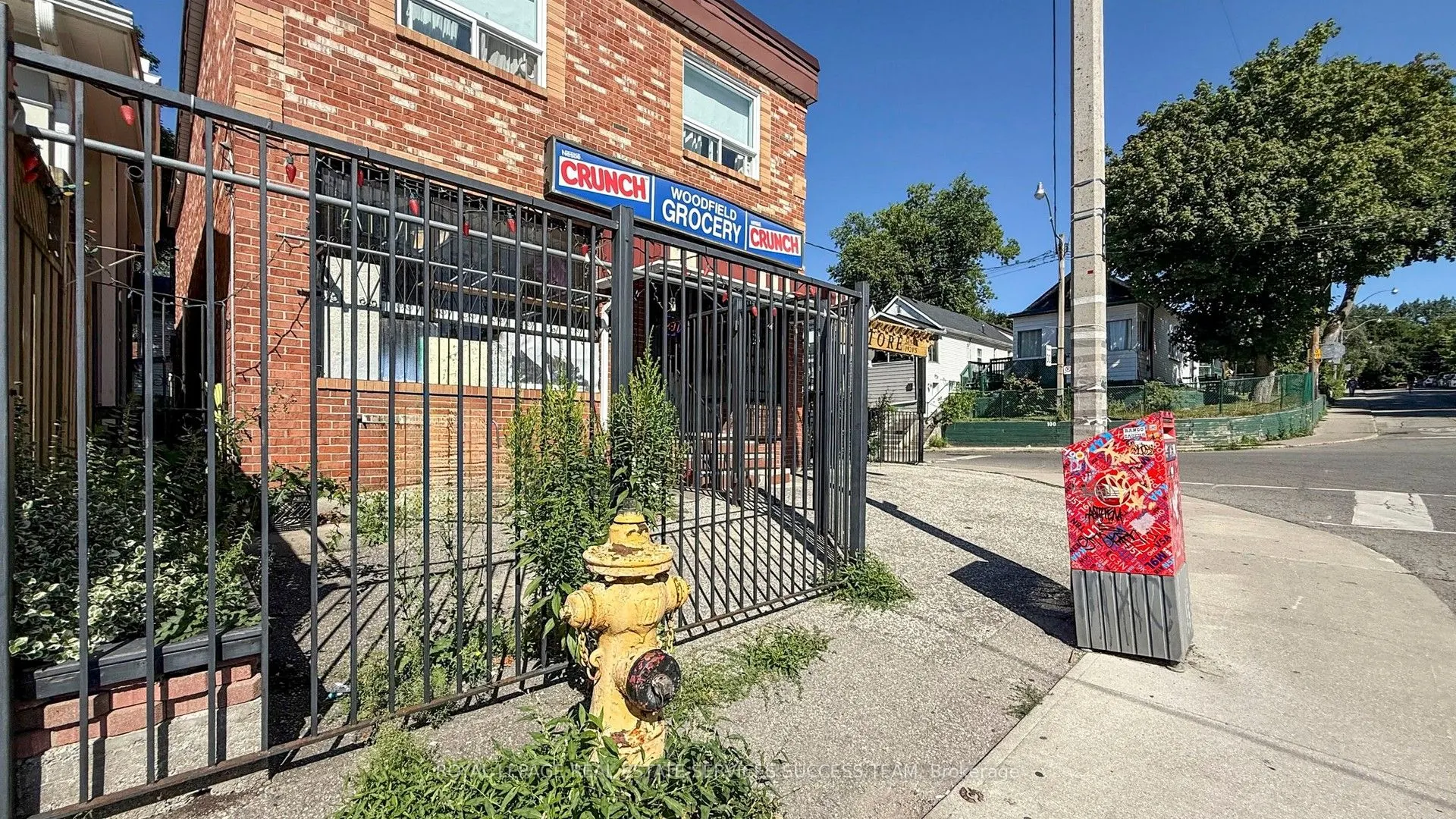 404 Woodfield Road
