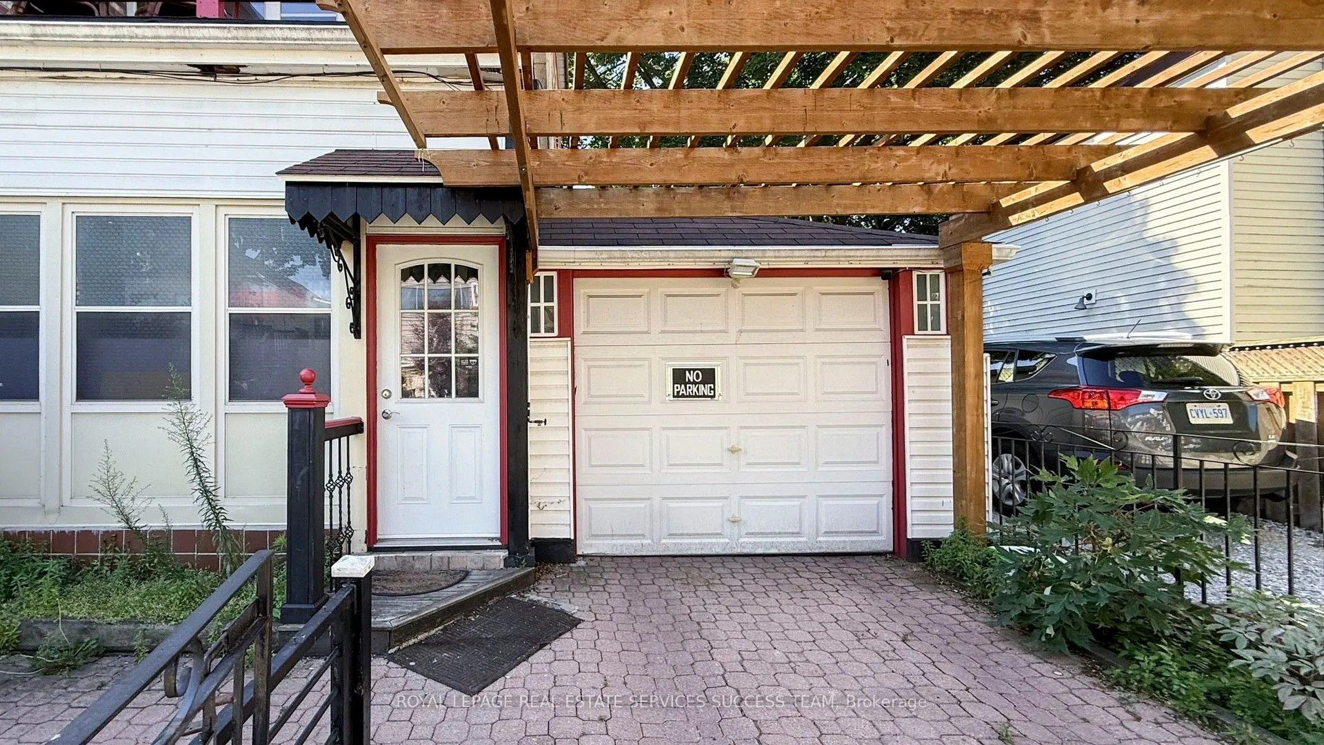 404 Woodfield Road