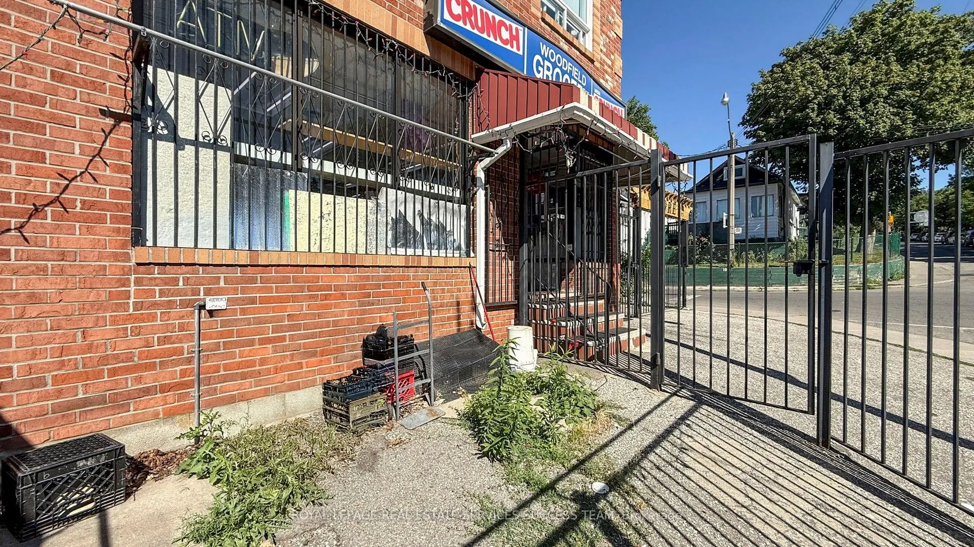 404 Woodfield Road