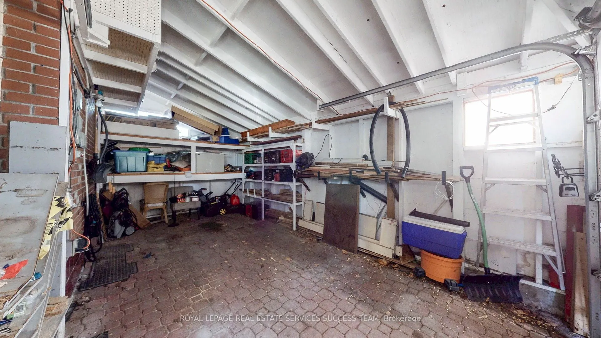 404 Woodfield Road