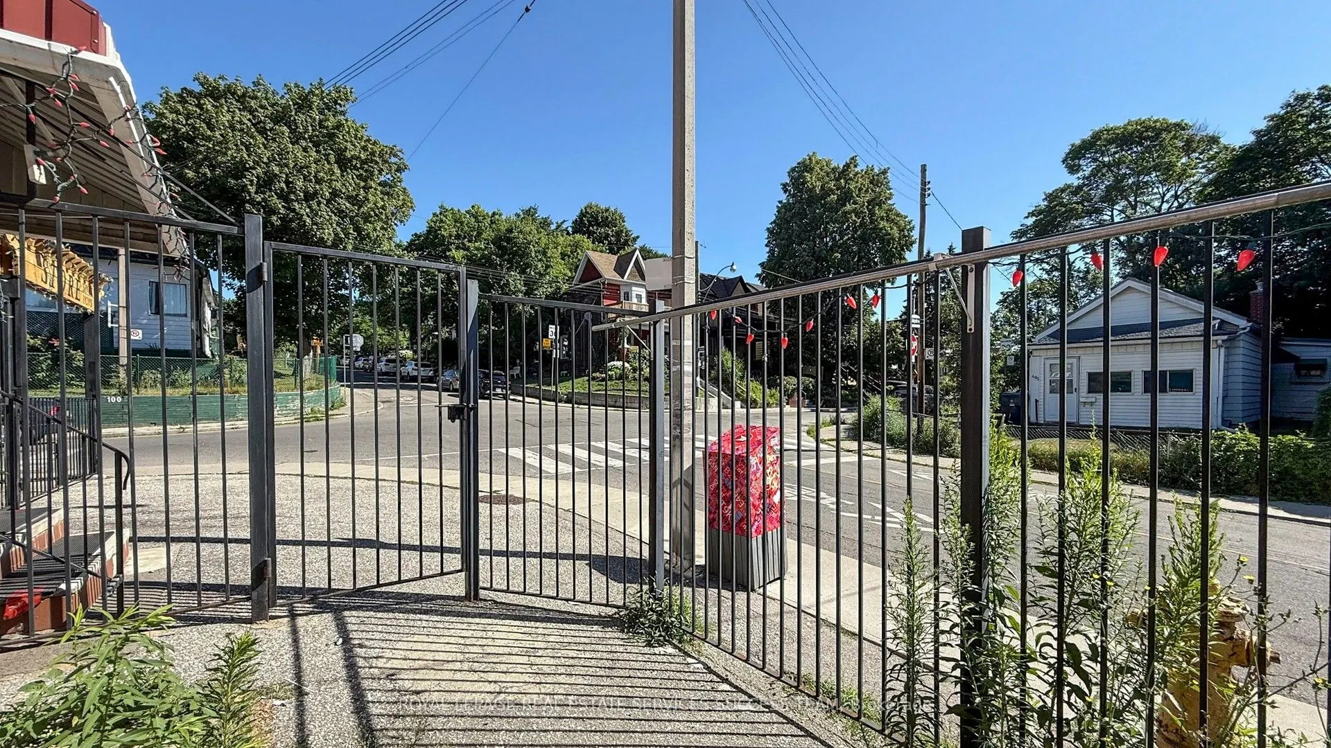 404 Woodfield Road