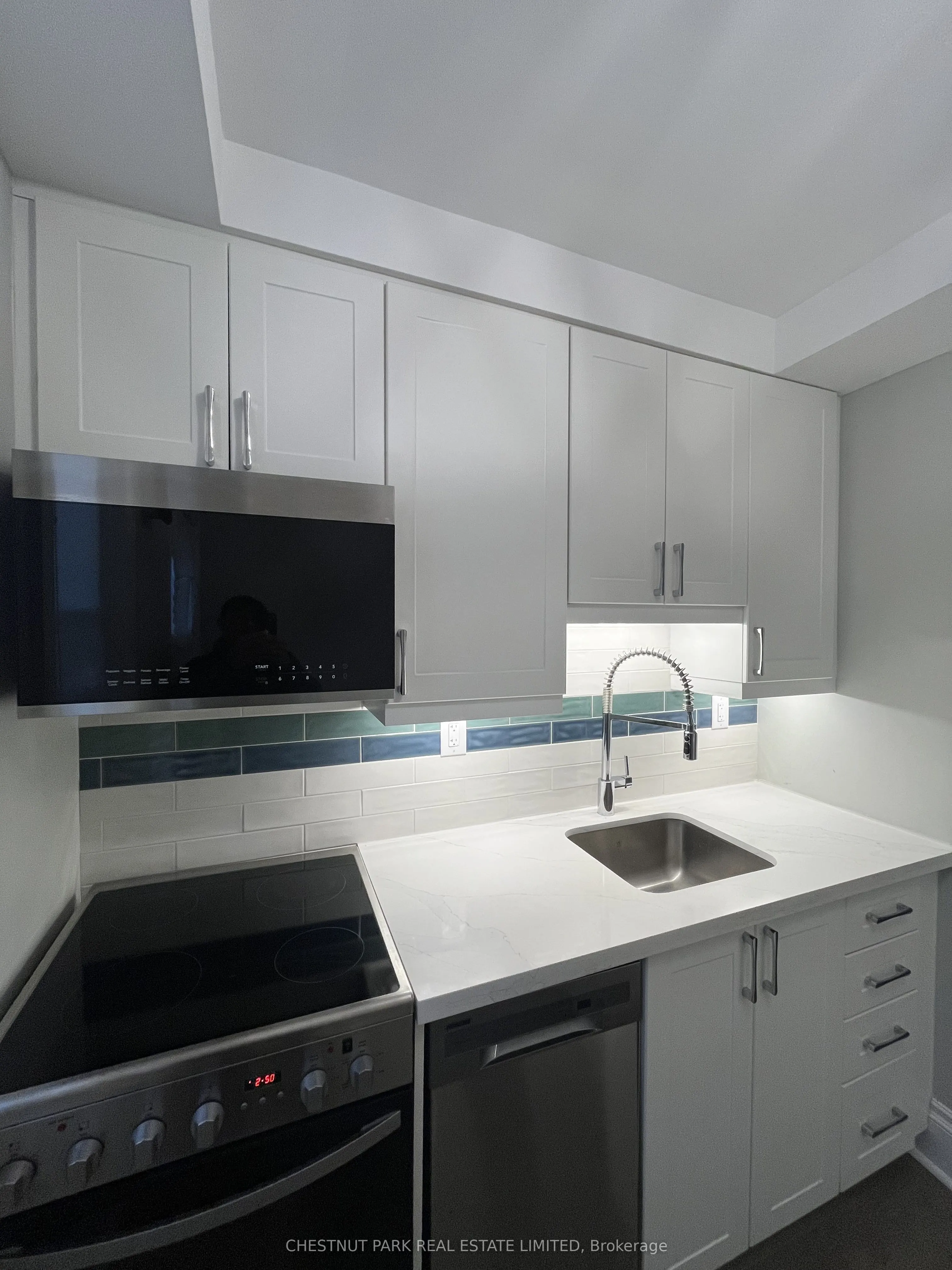 5 Kingswood Road, #Upper