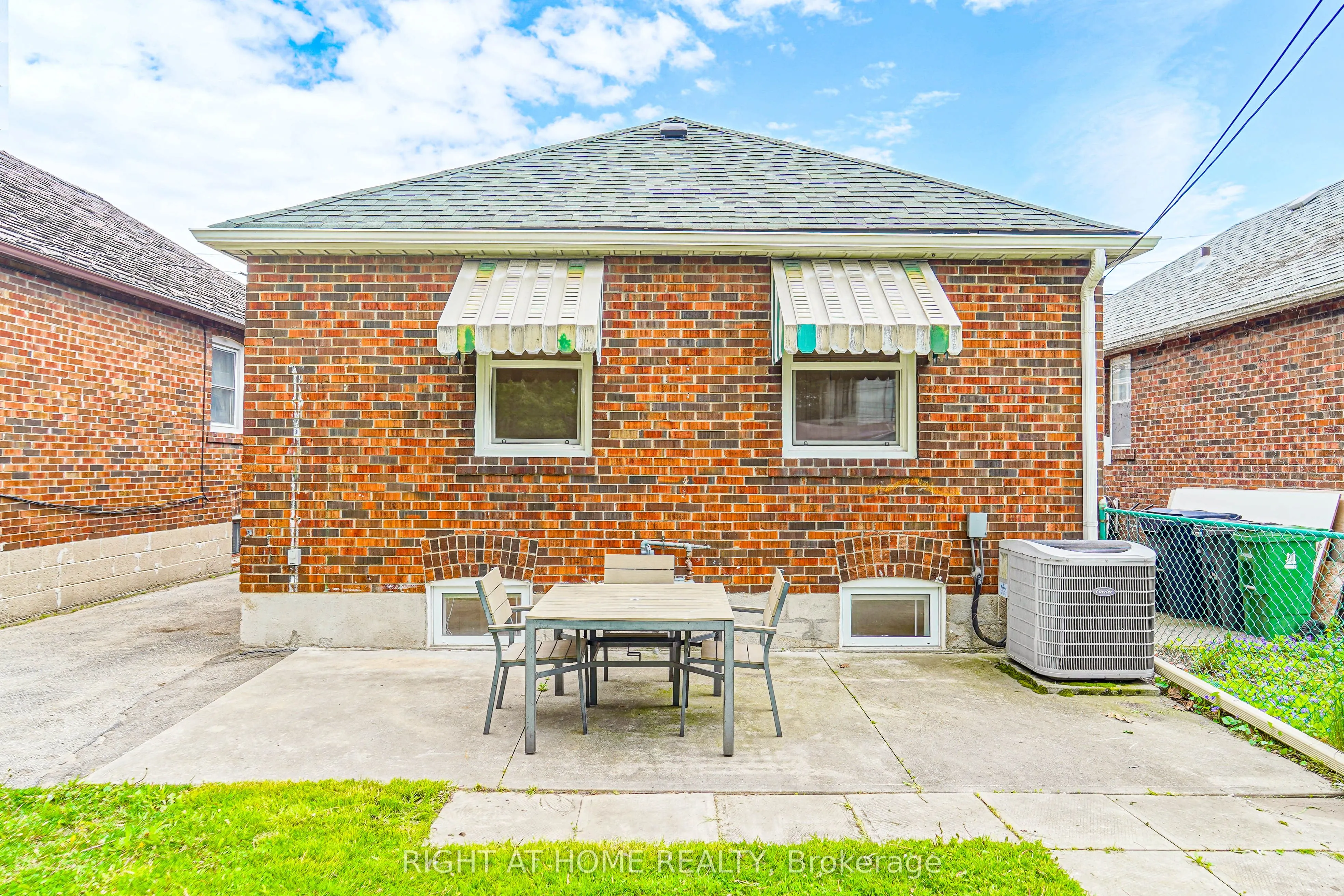 1360 Woodbine Avenue