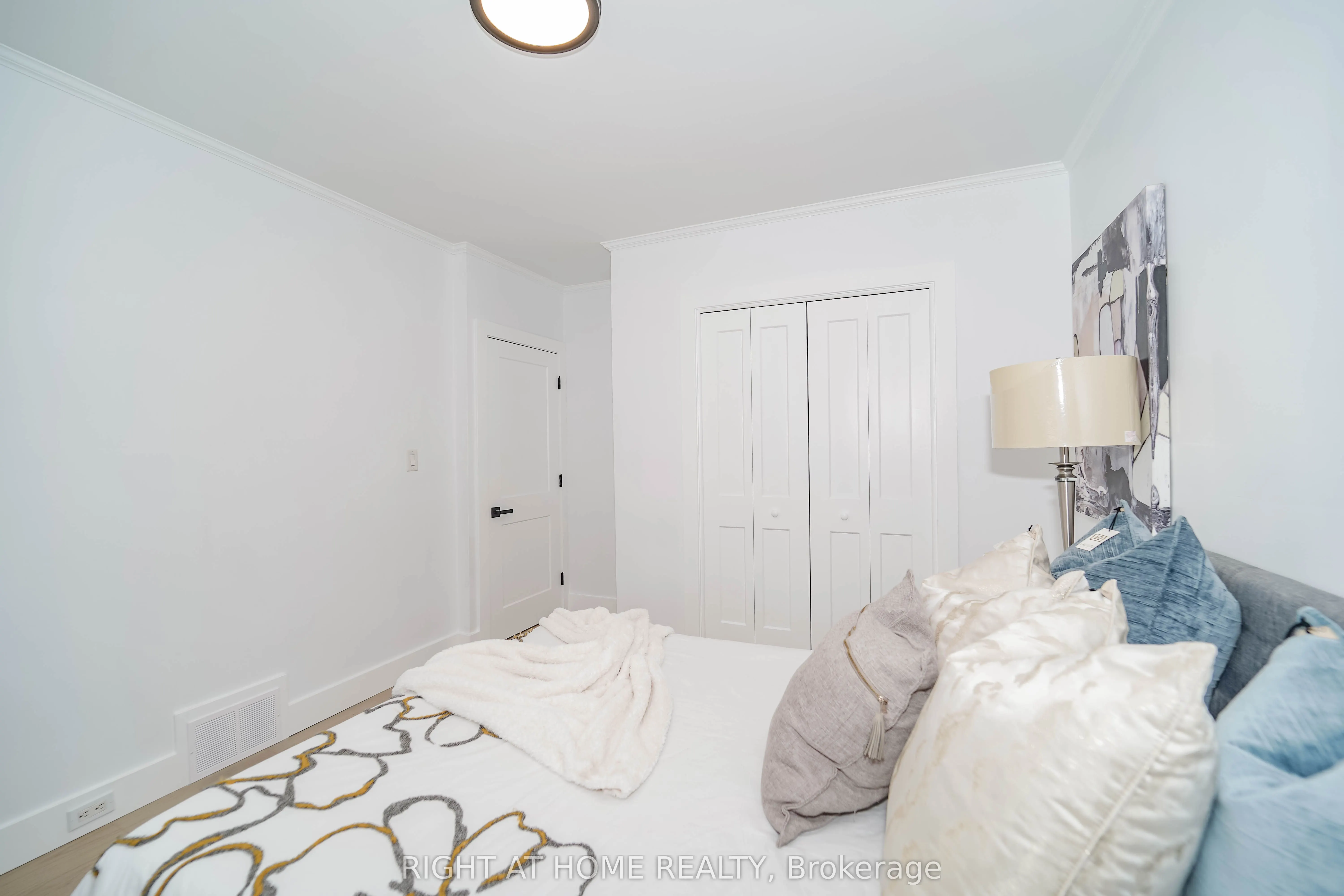 1360 Woodbine Avenue
