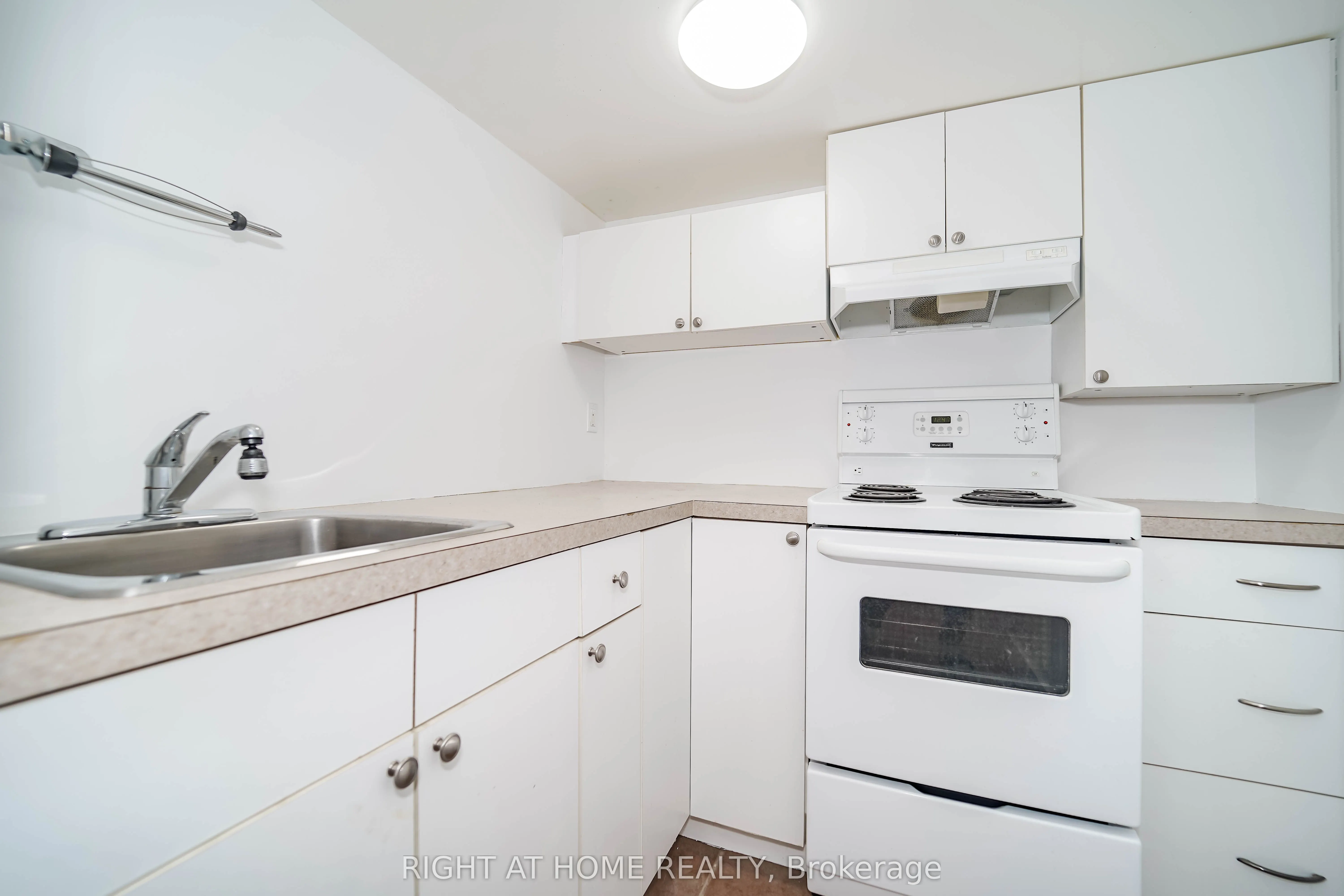 1360 Woodbine Avenue