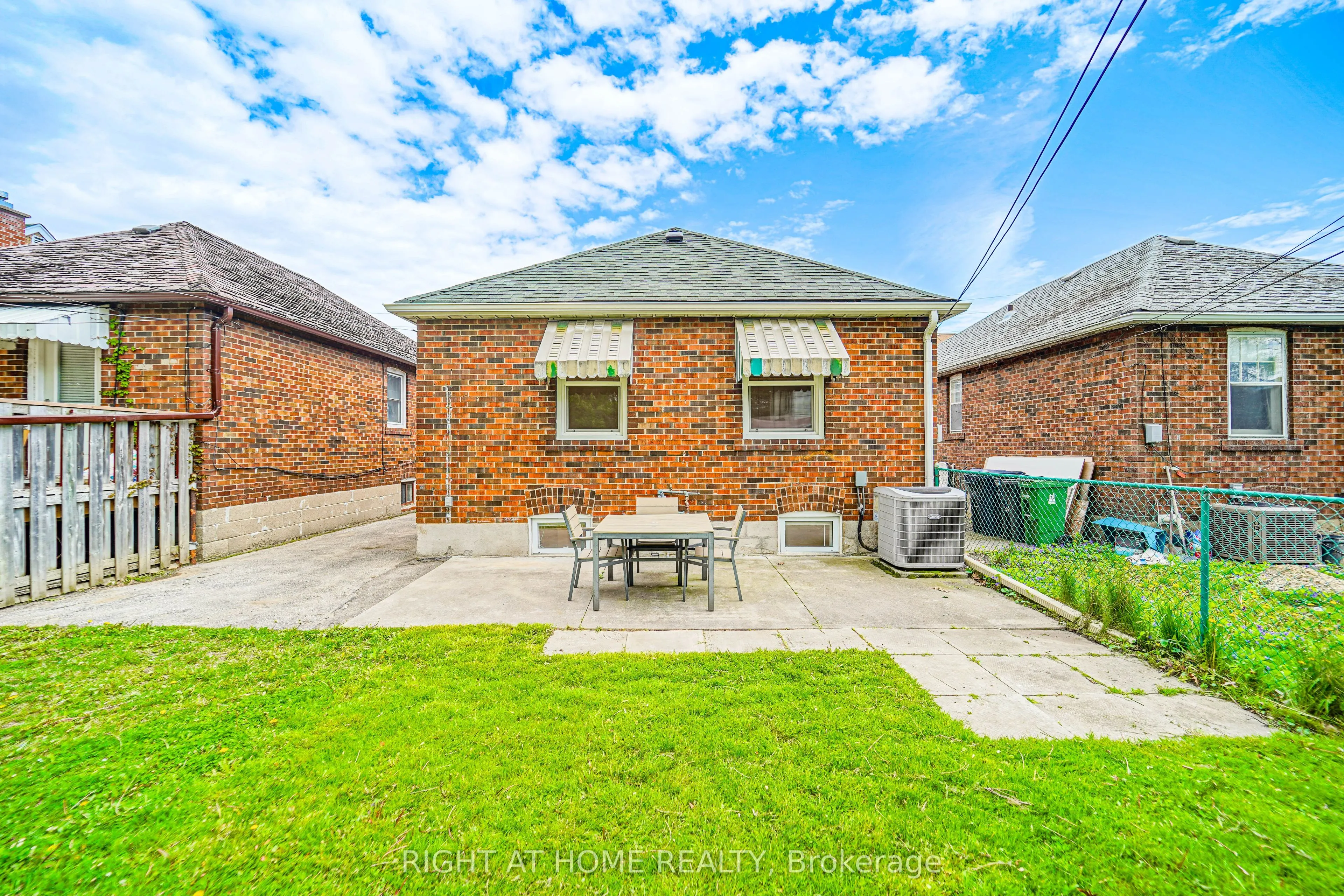 1360 Woodbine Avenue