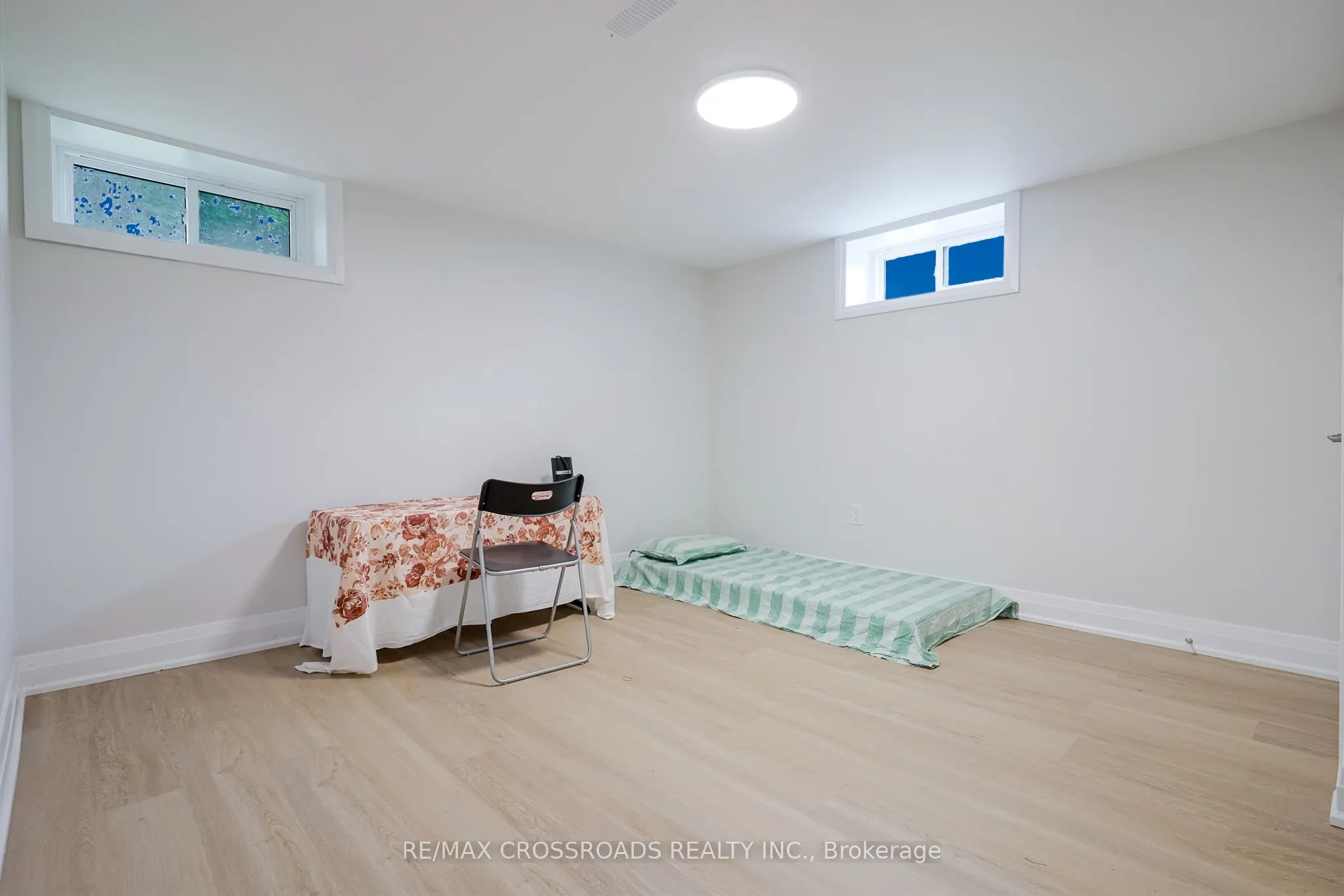 2292 Baseline Road W