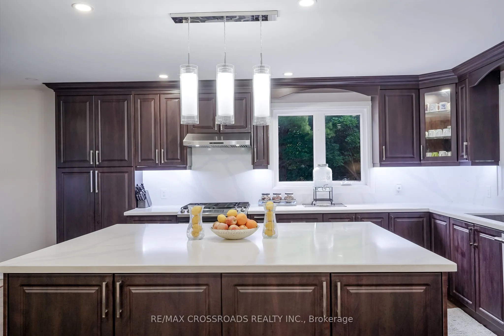 2292 Baseline Road W