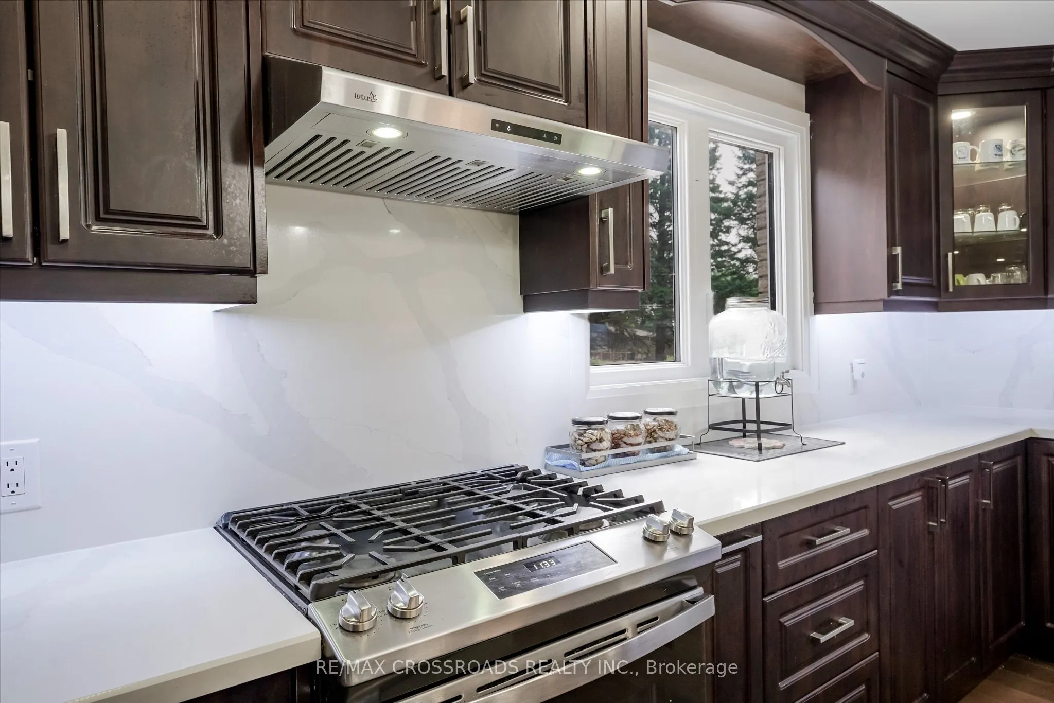 2292 Baseline Road W