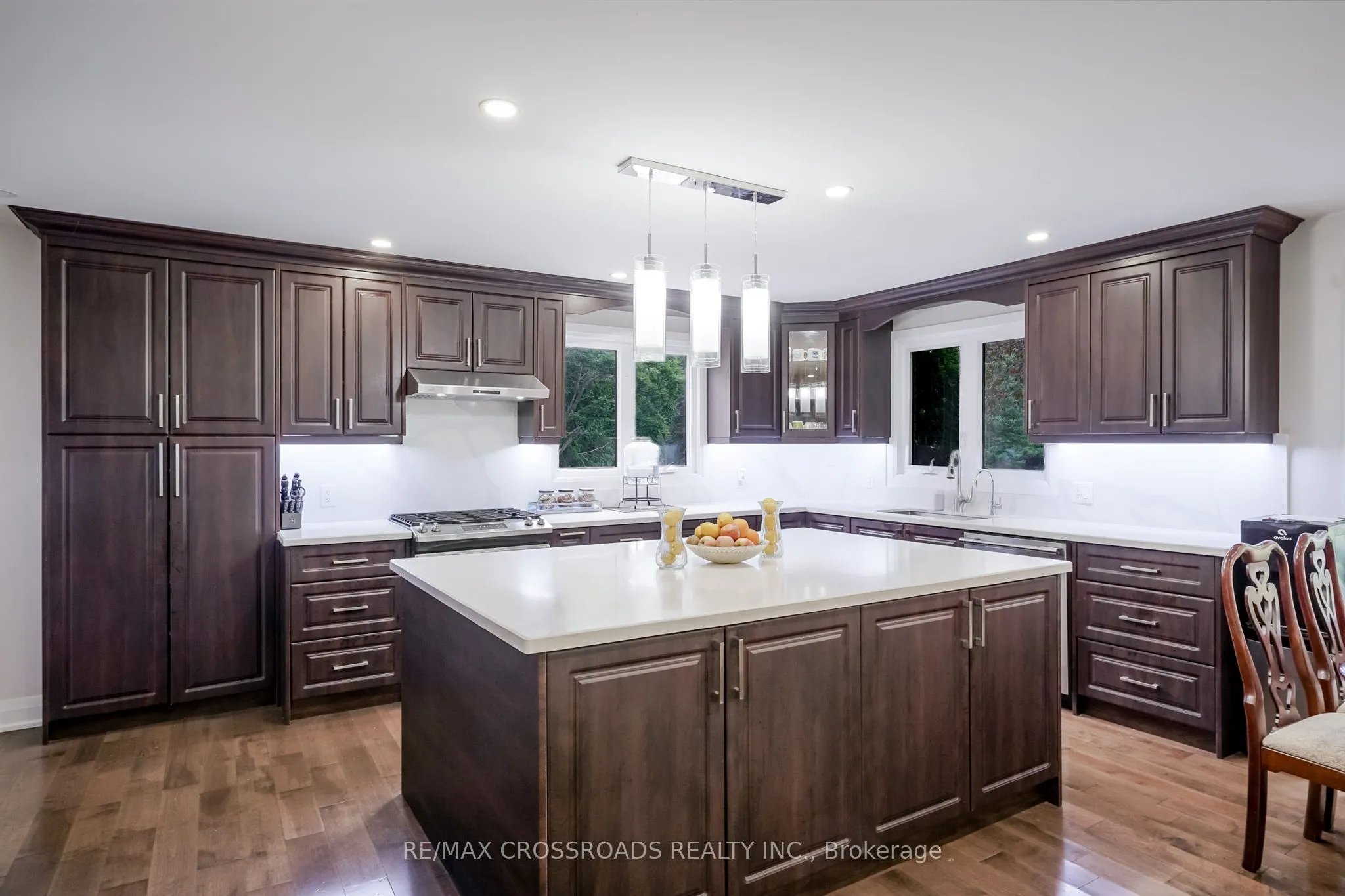 2292 Baseline Road W