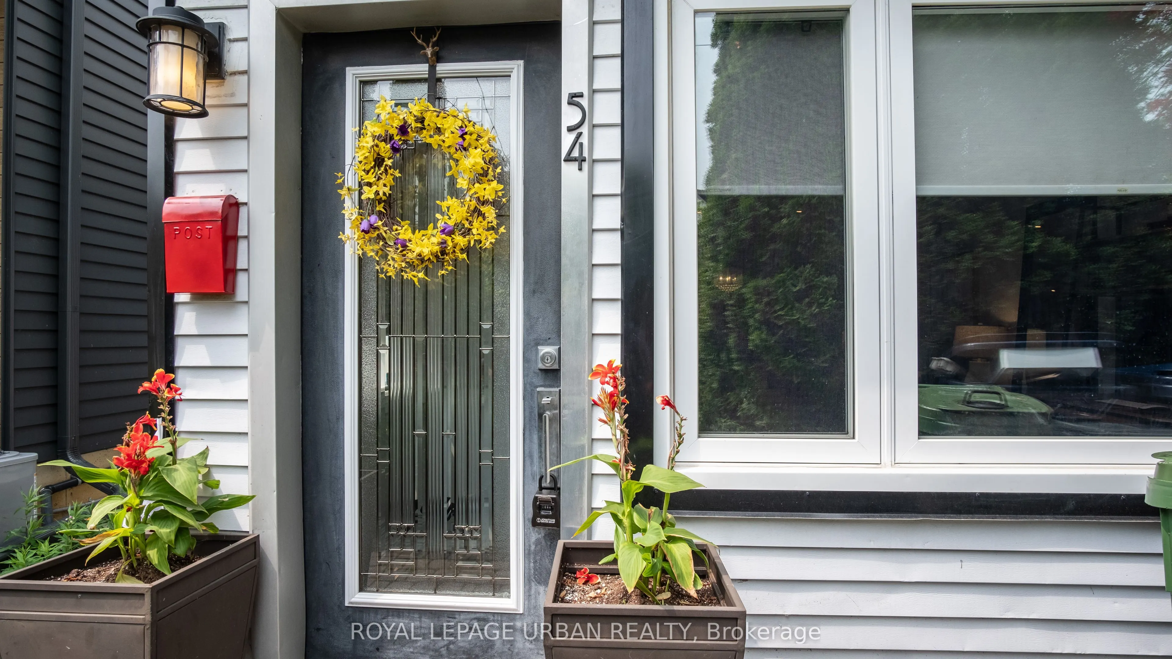 54 Arundel Avenue