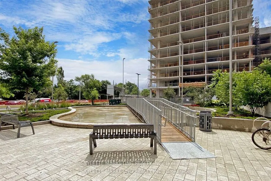 30 Meadowglen Place, #609