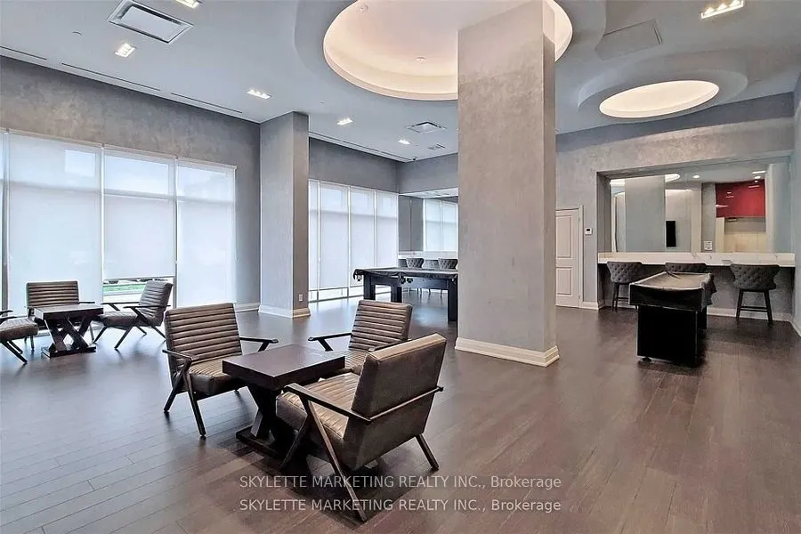 30 Meadowglen Place, #609