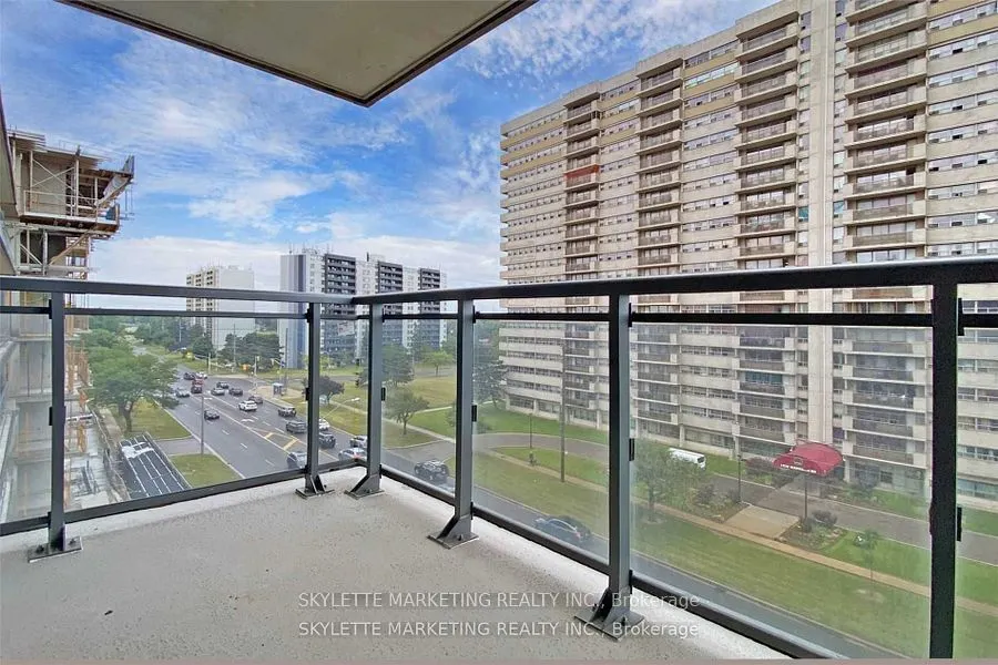 30 Meadowglen Place, #609