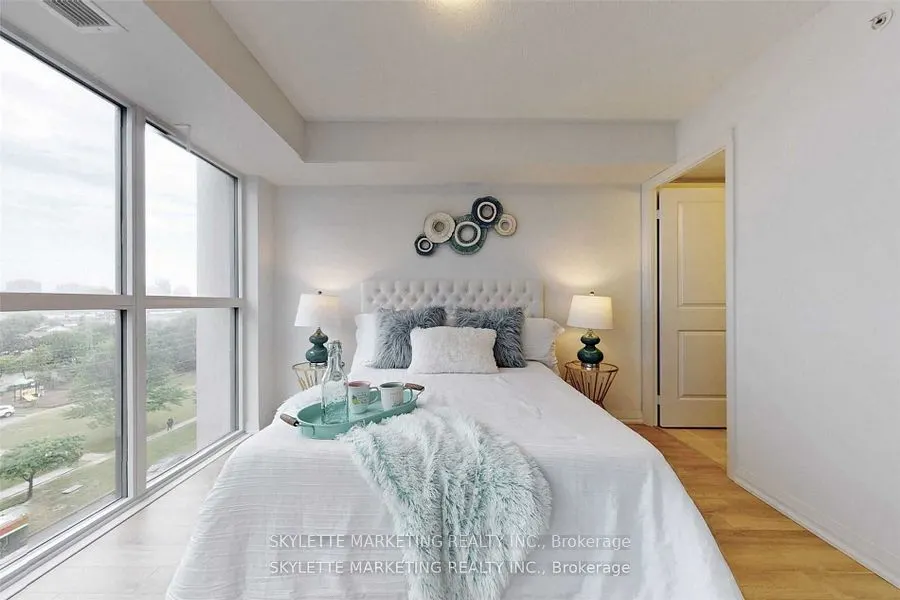 30 Meadowglen Place, #609