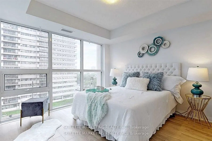 30 Meadowglen Place, #609